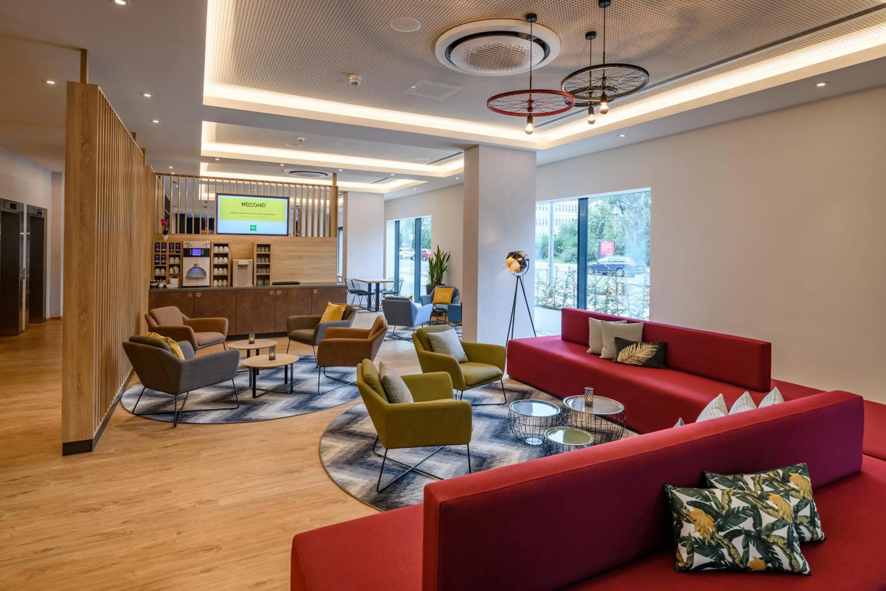 Lobby or reception in ibis Styles Magdeburg