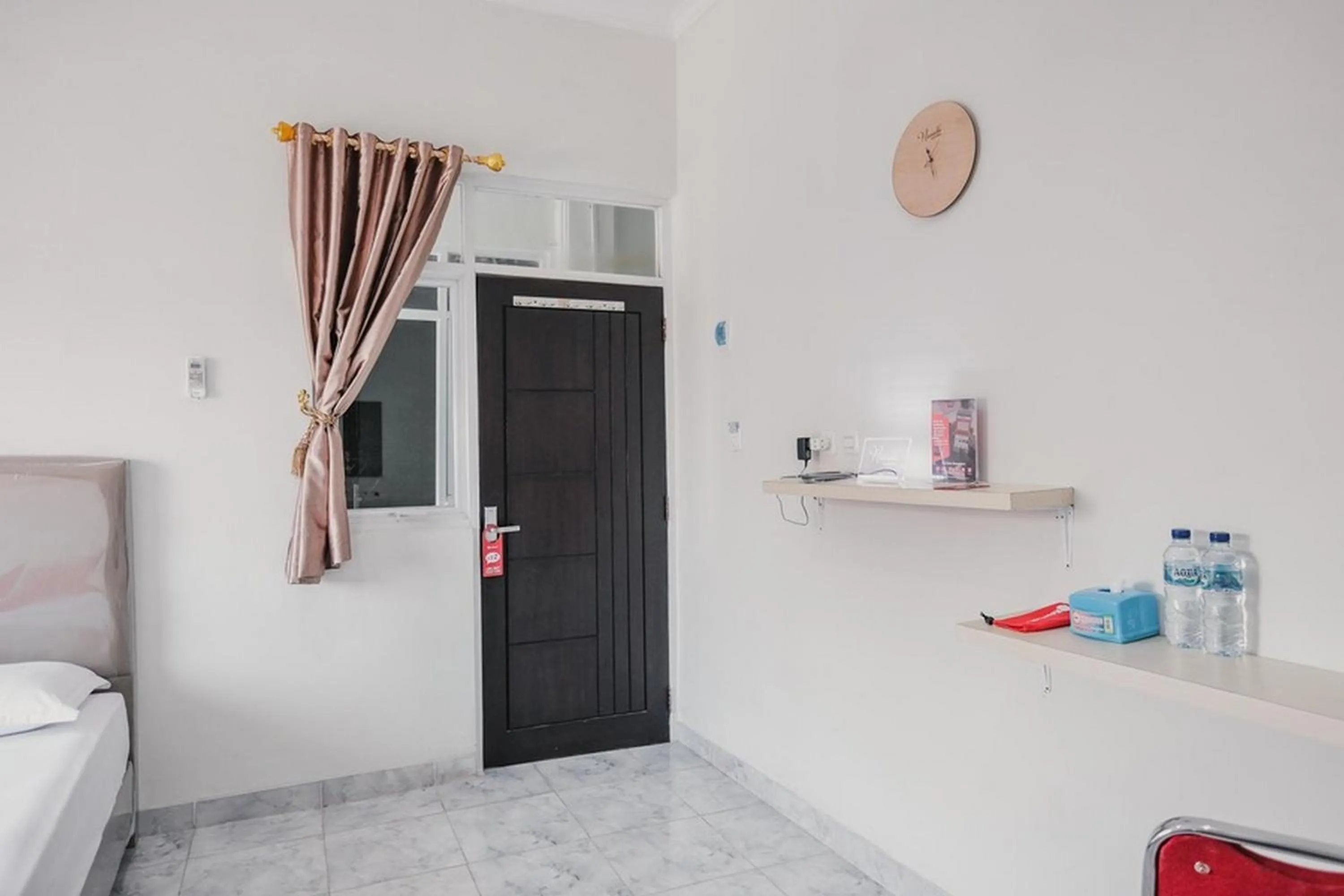 Facade/entrance in RedDoorz @ Jalan Narada Lampung