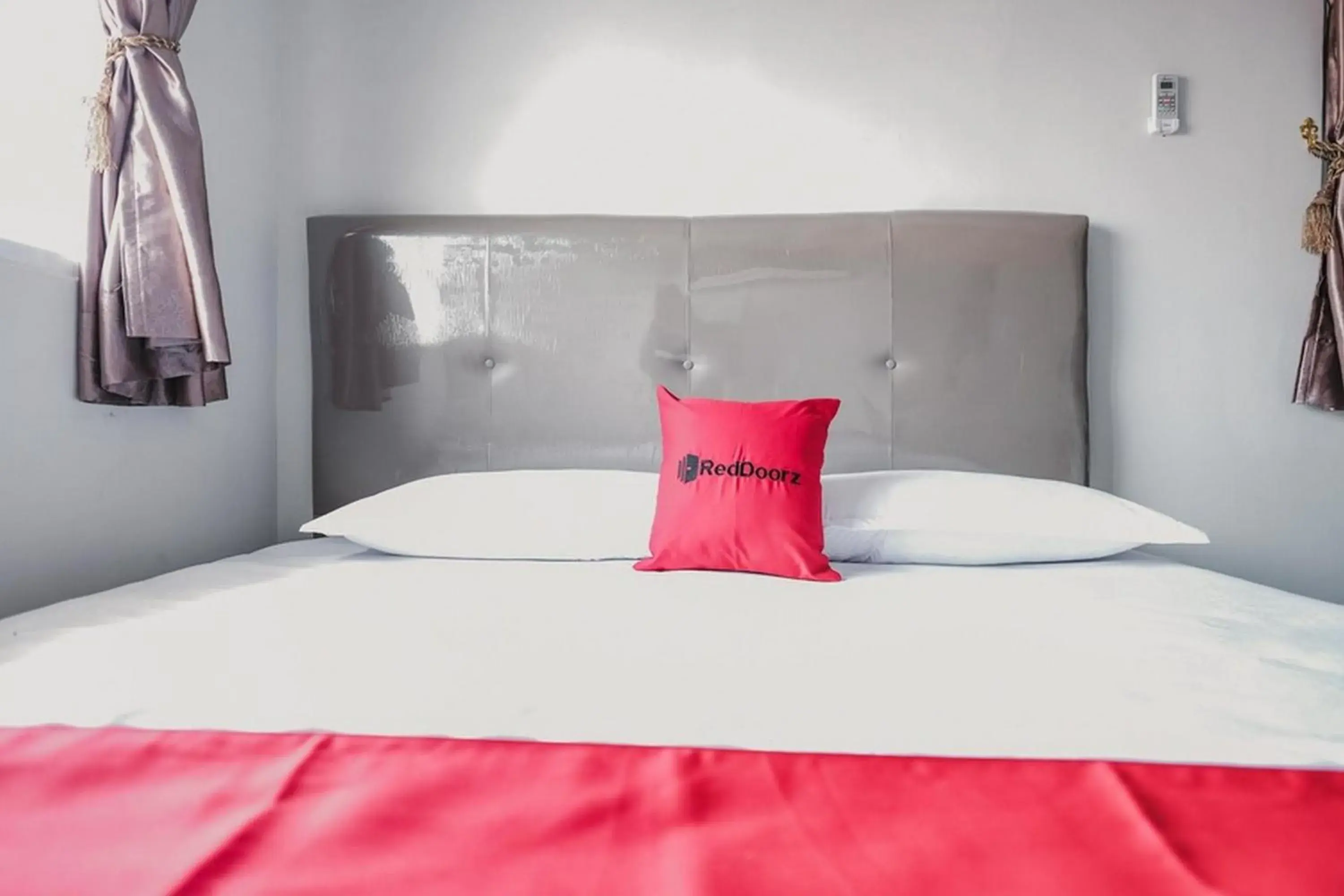 Bed in RedDoorz @ Jalan Narada Lampung Bed in RedDoorz @ Jalan Narada Lampung