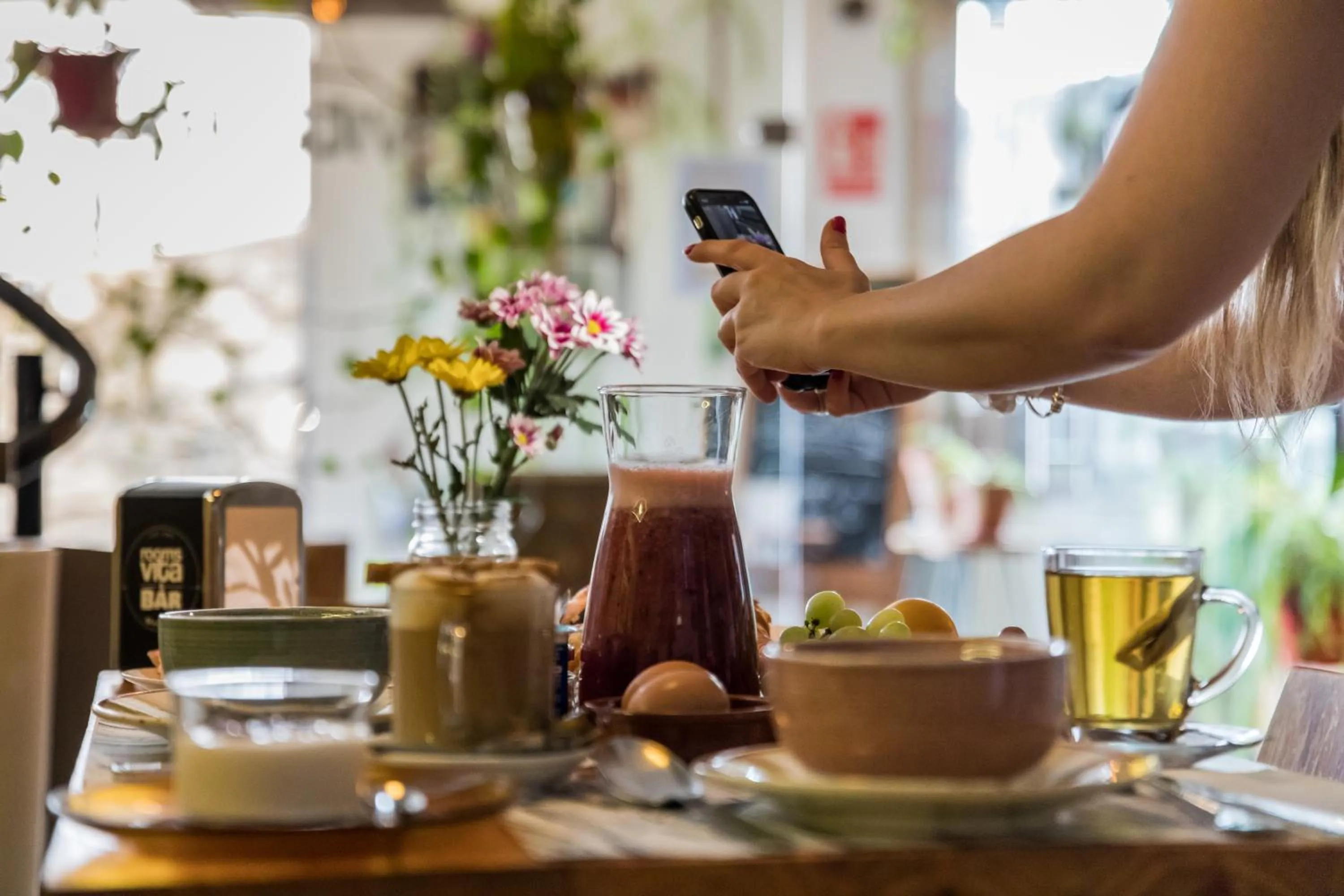 People in Rooms Vita