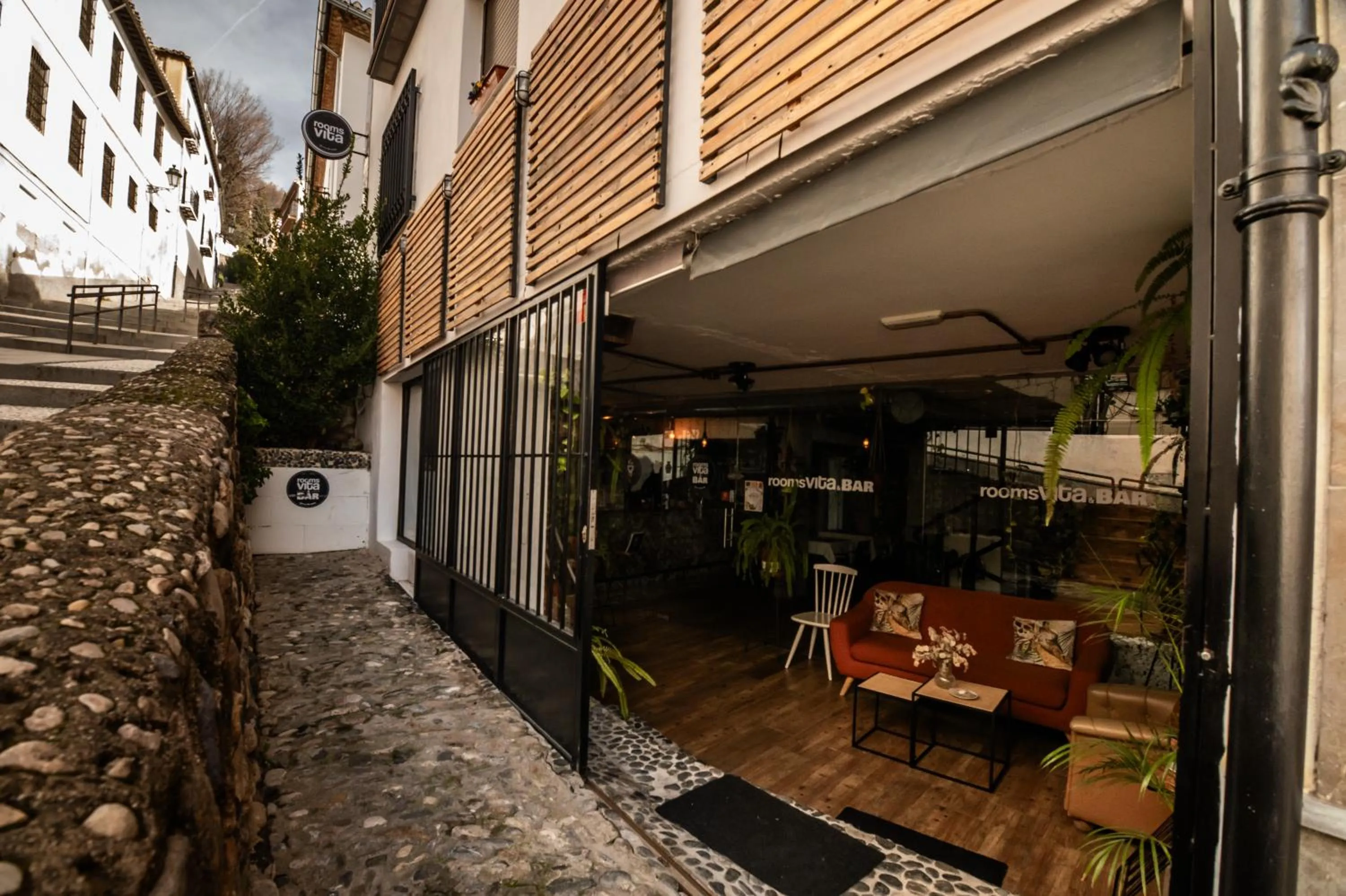 Facade/entrance in Rooms Vita