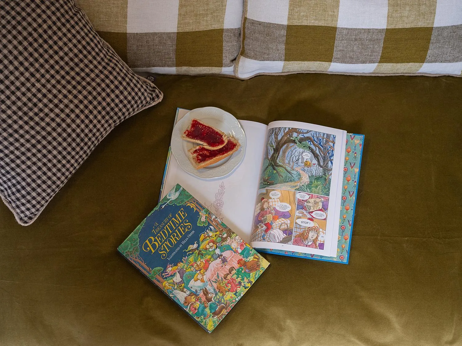 Decorative detail in Hôtel Zélie Champs-Elysées