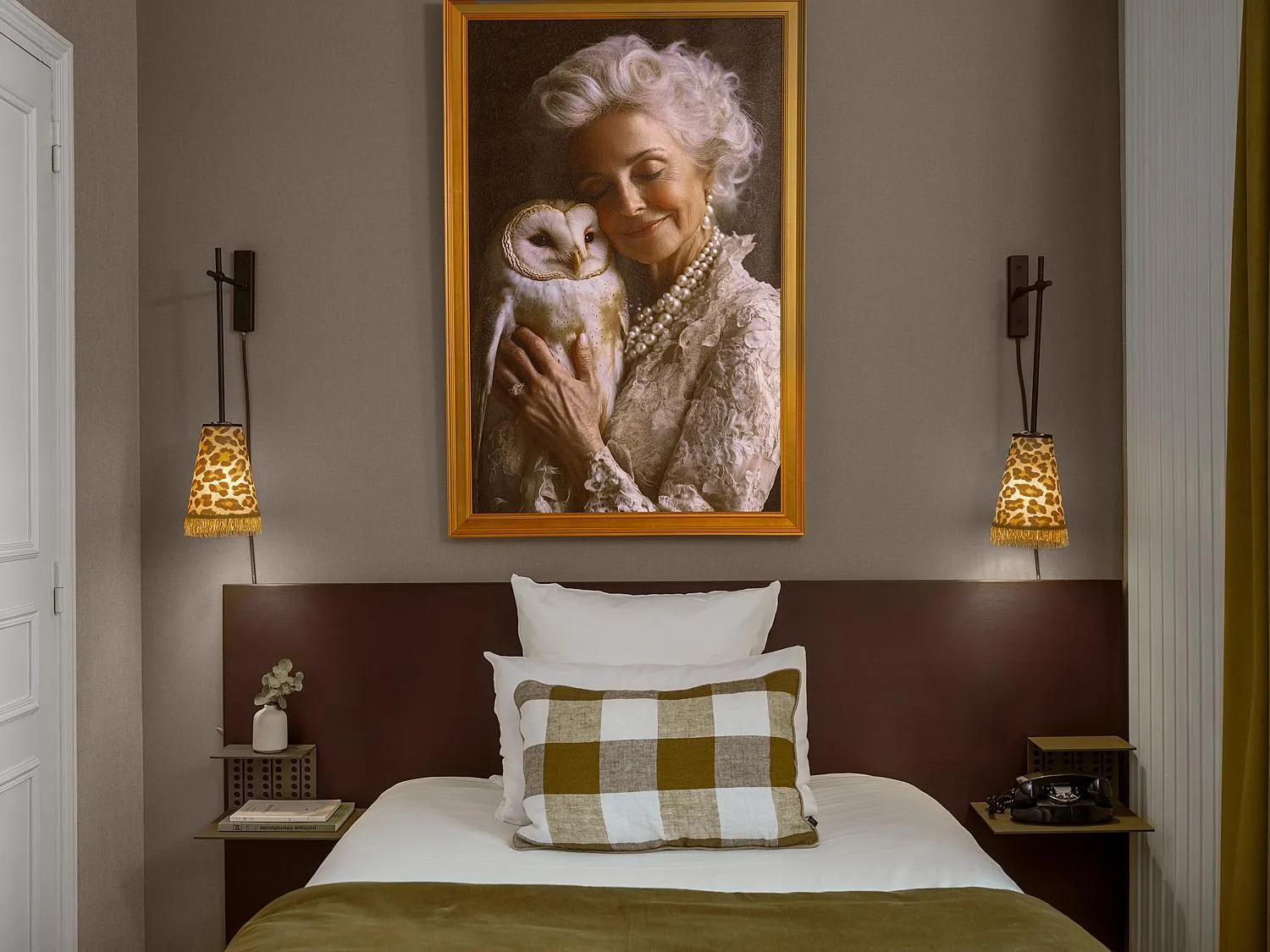 Bed in Hôtel Zélie Champs-Elysées