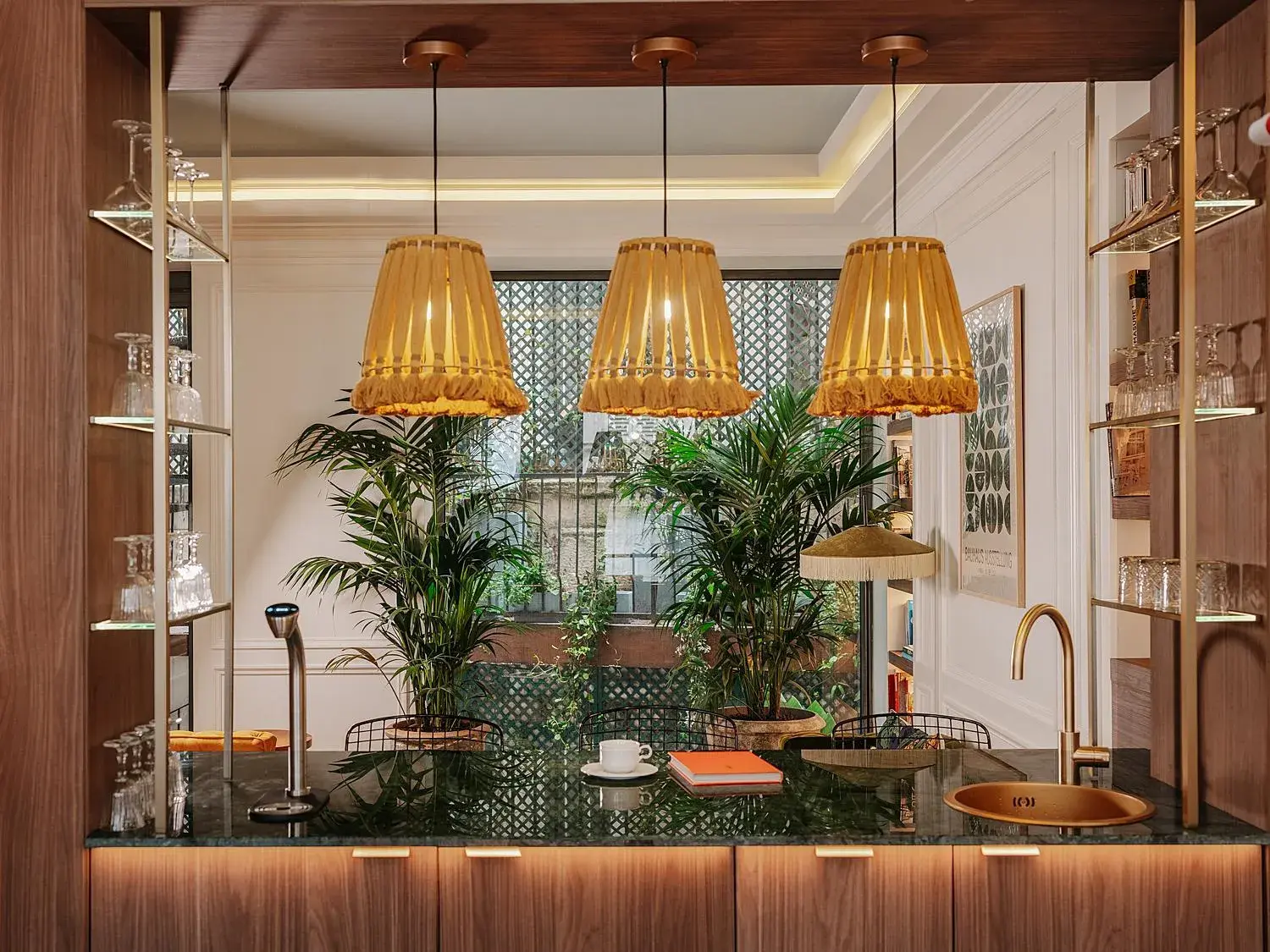 Lounge or bar in Hôtel Zélie Champs-Elysées Lounge or bar in Hôtel Zélie Champs-Elysées