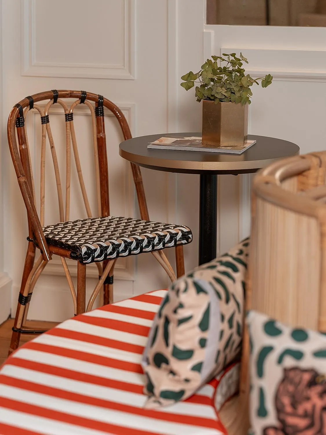 Seating area in Hôtel Zélie Champs-Elysées