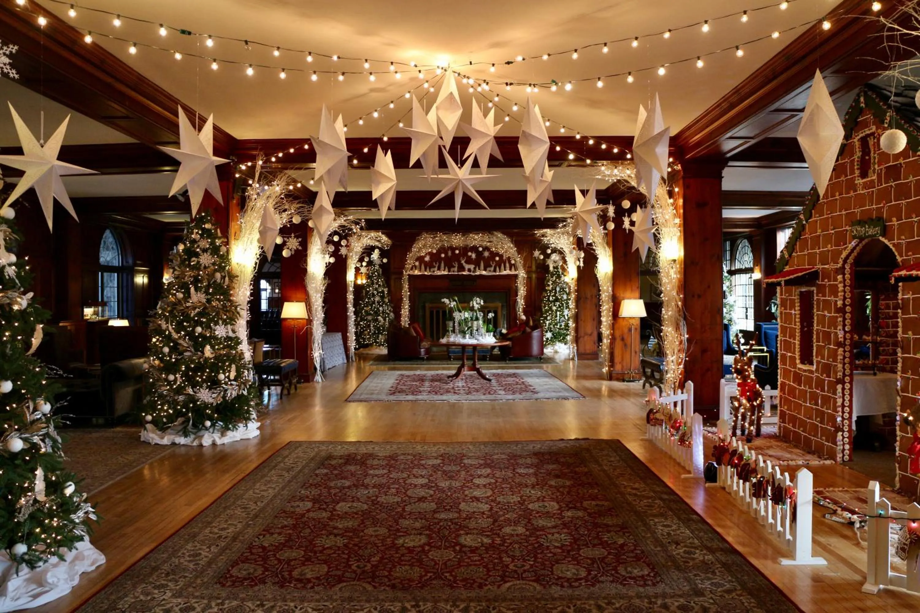 Lobby or reception in Skytop Lodge