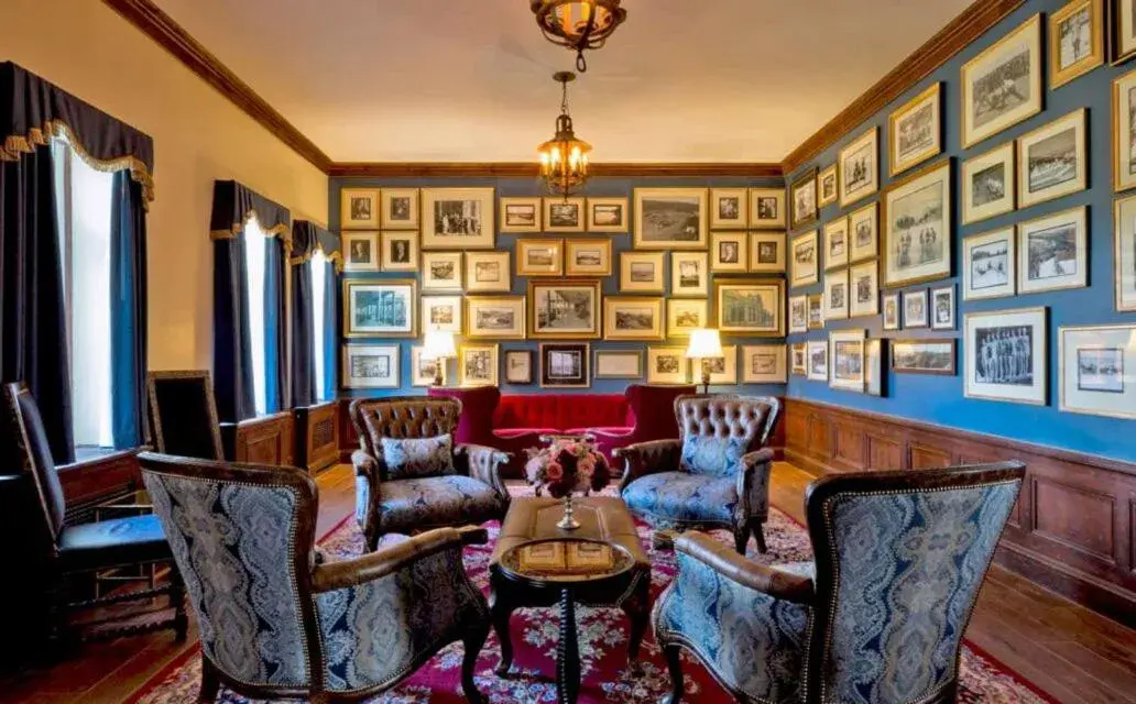 Lounge or bar in Skytop Lodge Lounge or bar in Skytop Lodge