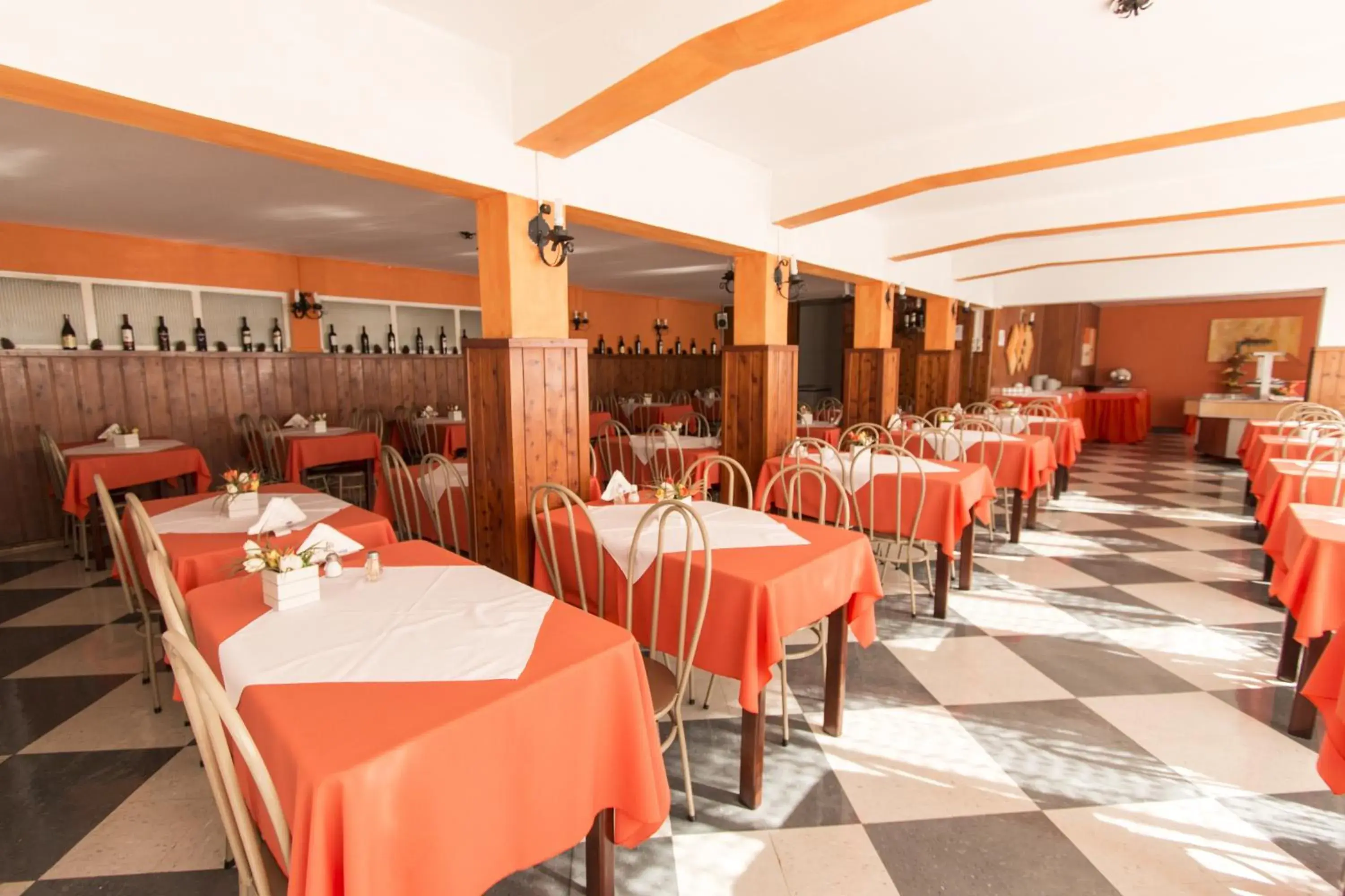 Restaurant/places to eat in Hotel JB Restaurant/places to eat in Hotel JB