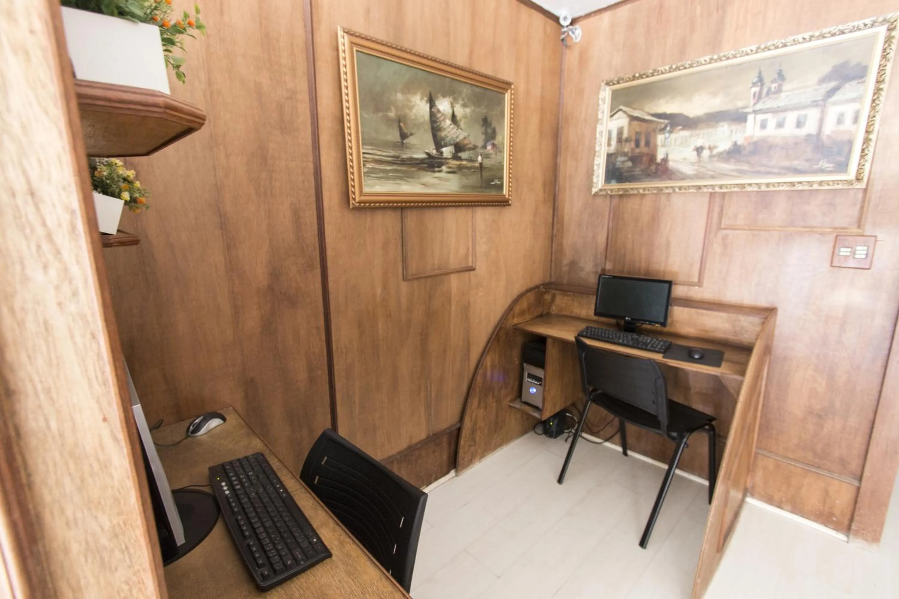 Business facilities in Hotel JB