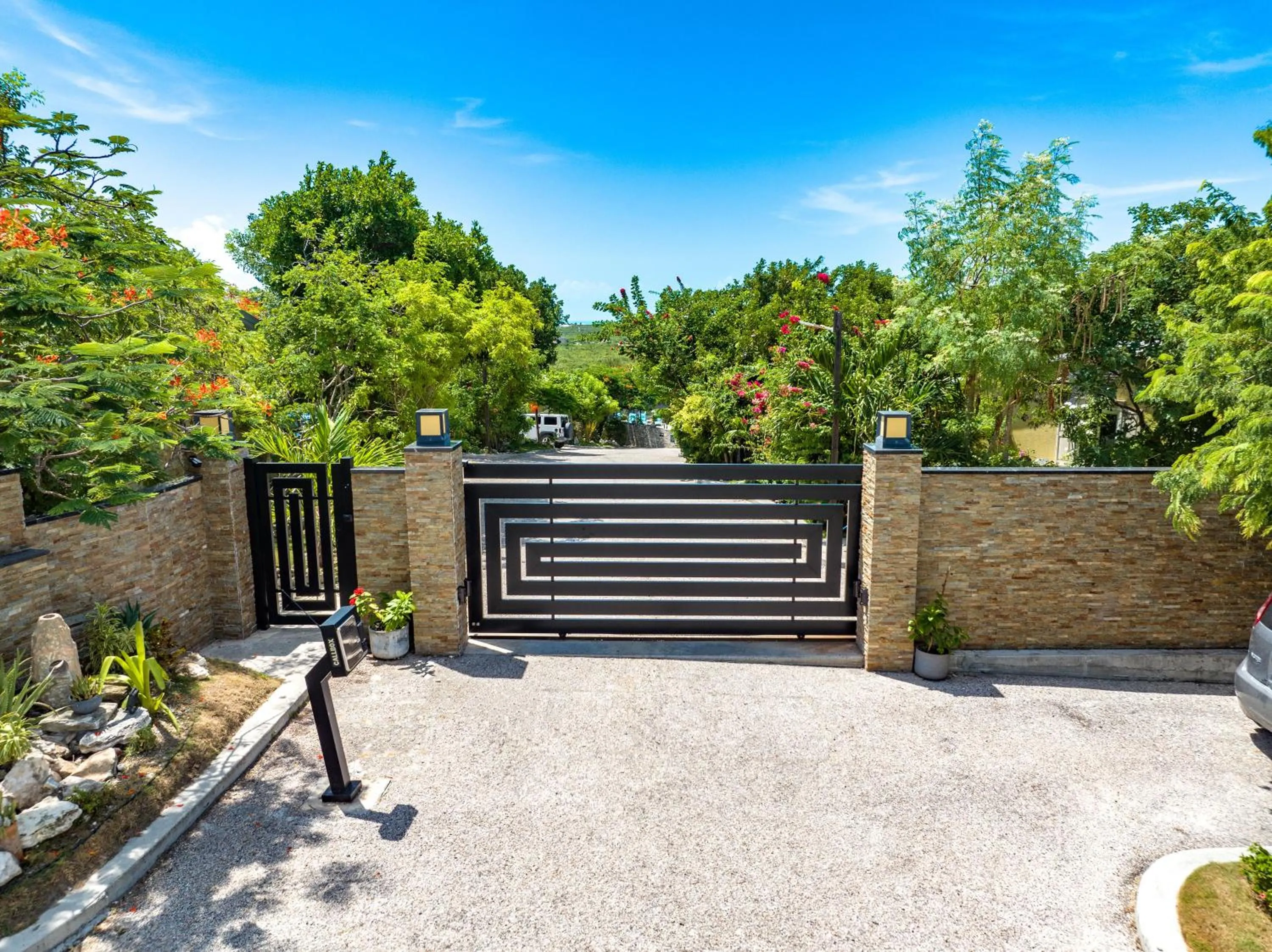 Property building in Kokomo Botanical Resort - Caribbean Family Cottages