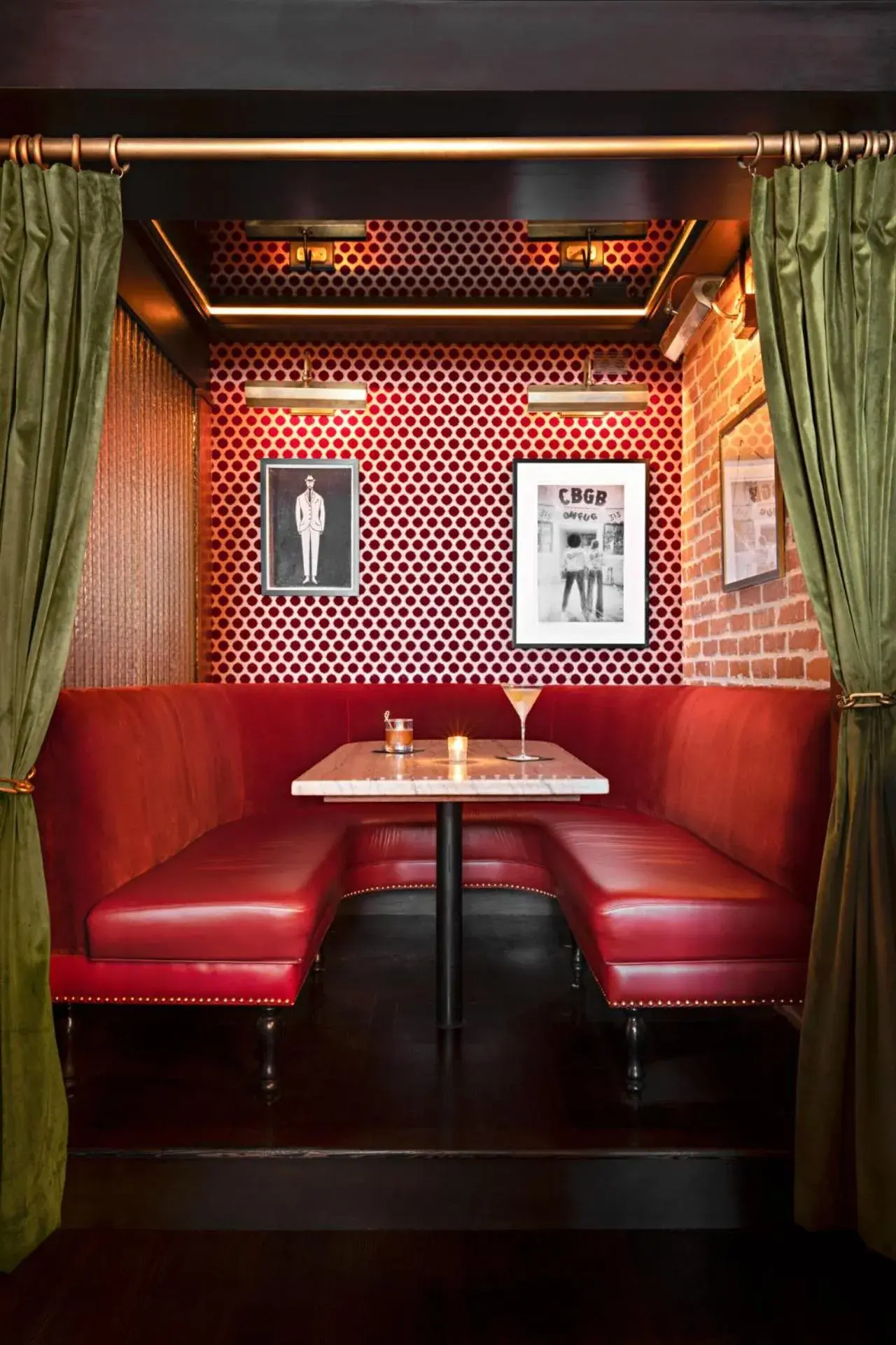 Lounge or bar in Granada Hotel & Bistro Lounge or bar in Granada Hotel & Bistro