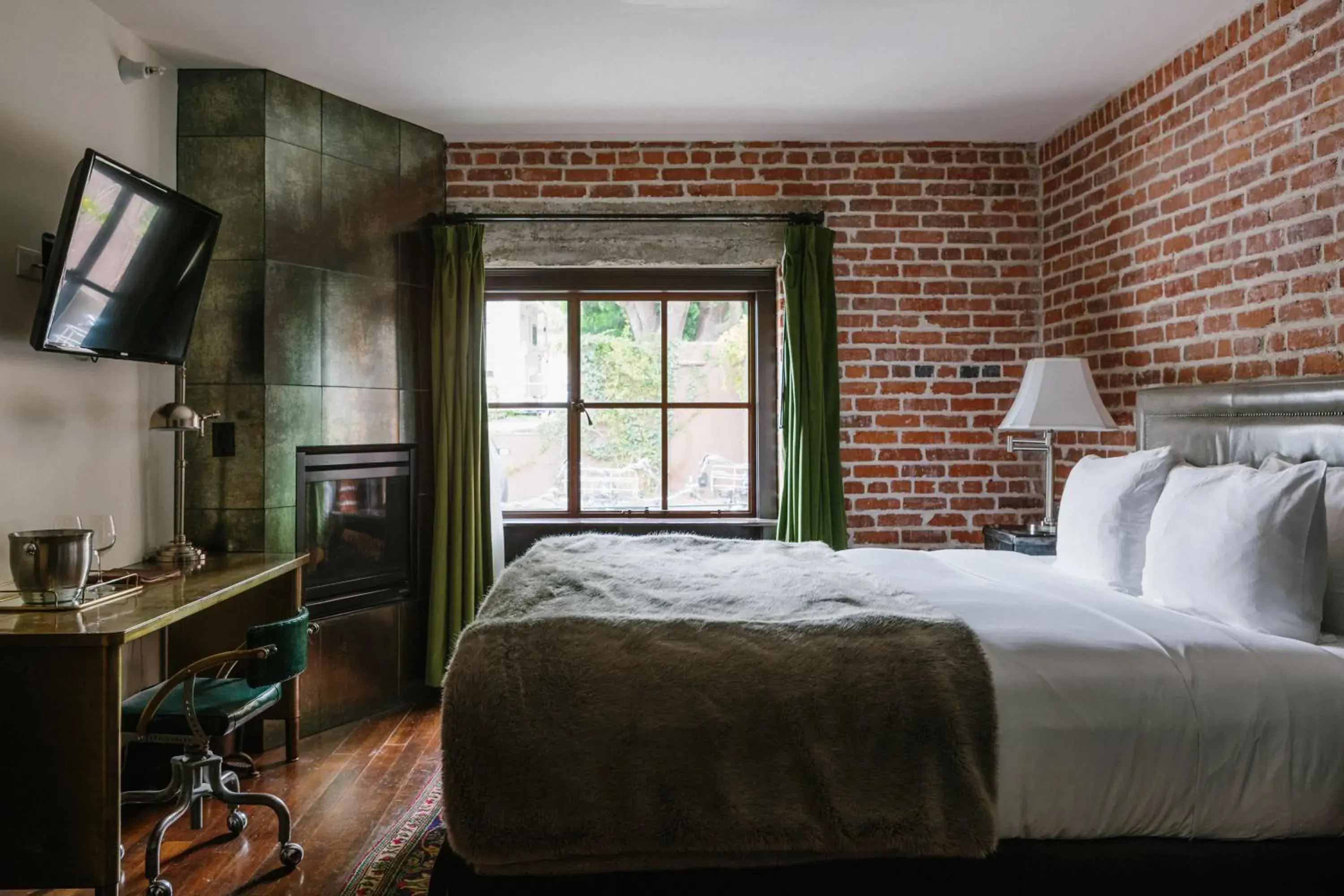 oven, Bed in Granada Hotel & Bistro oven, Bed in Granada Hotel & Bistro