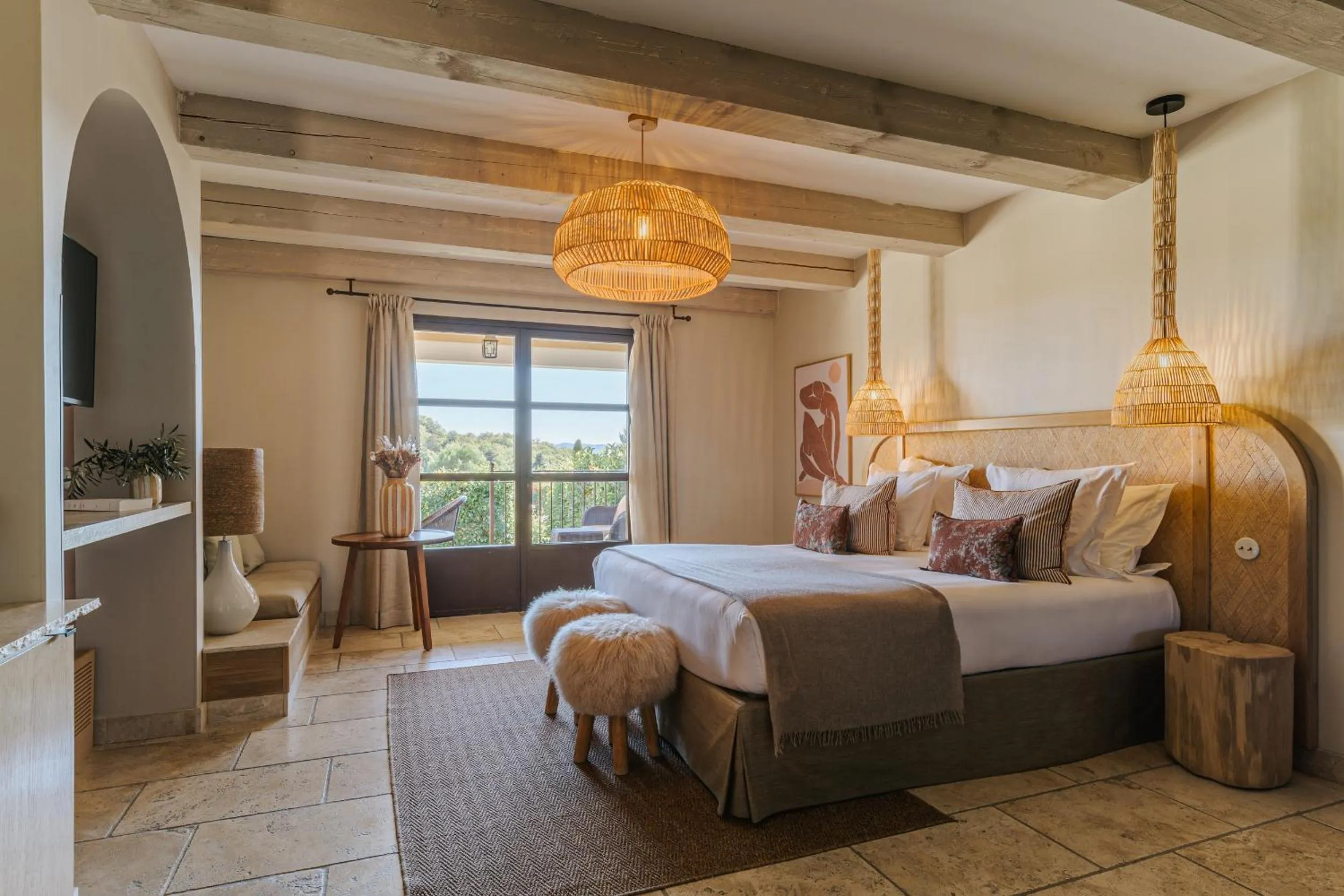 Bed in La Bastide Saint Georges & Spa