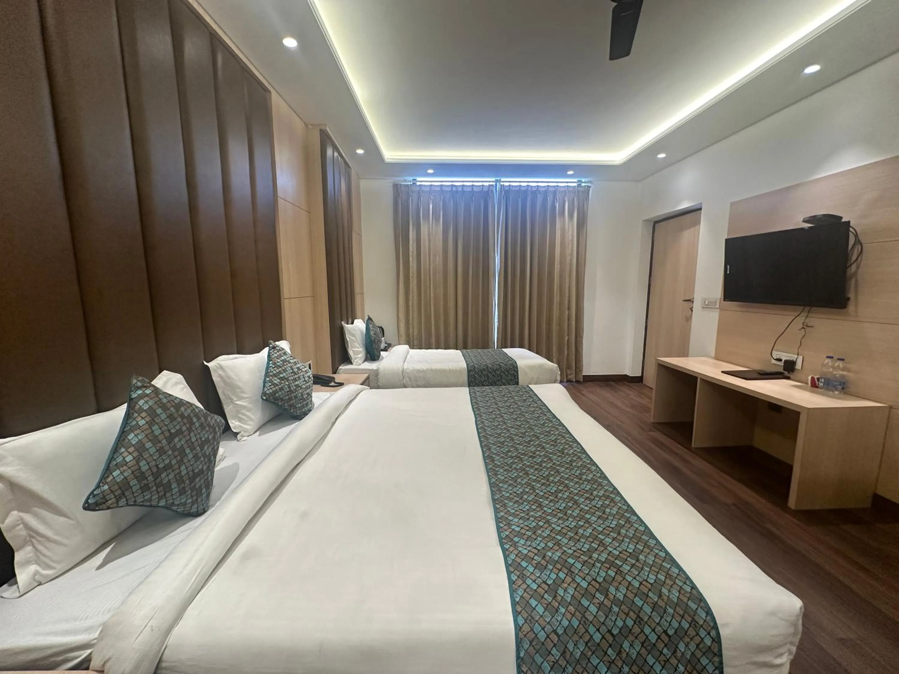 Bed in Hotel Exotic - 5 min walk from Golden Temple