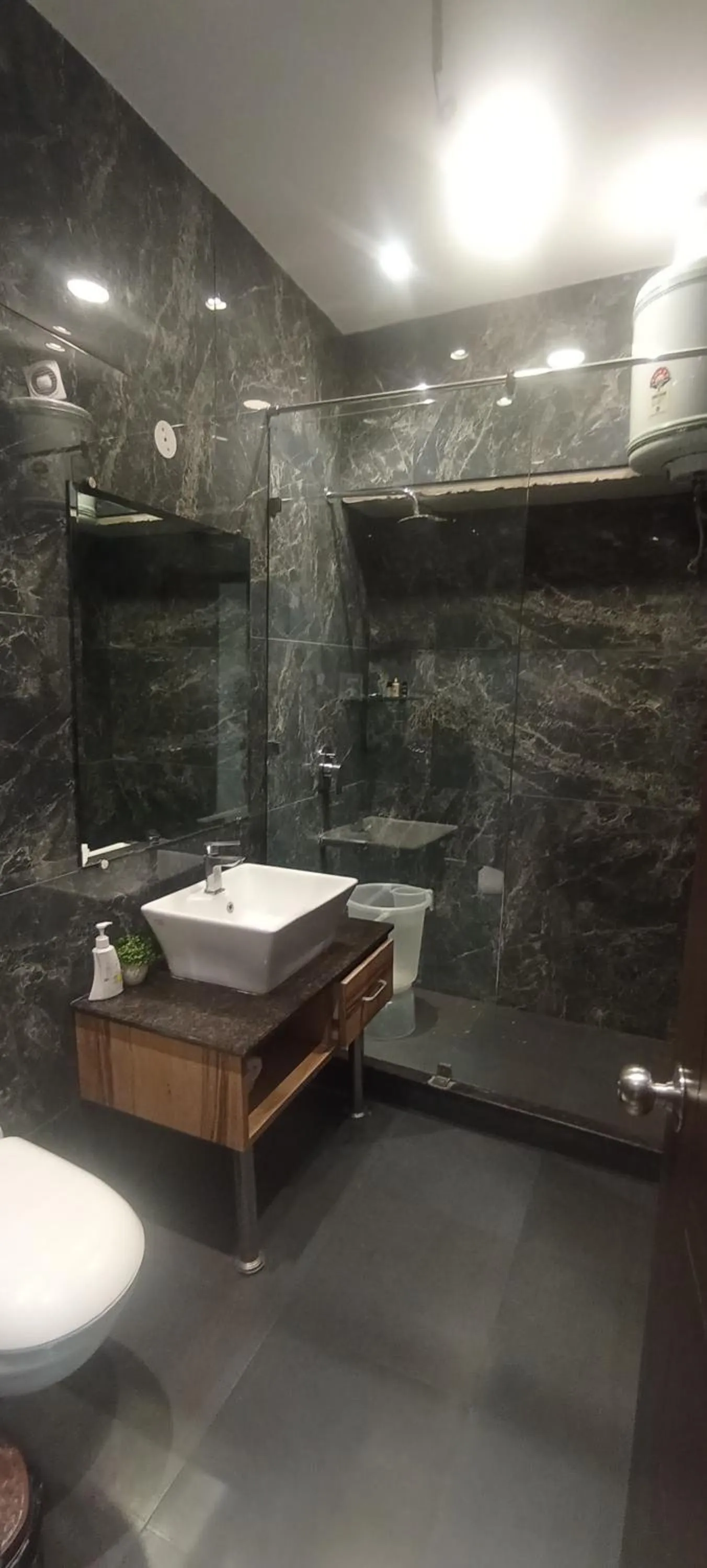 Shower in Hotel Exotic - 5 min walk from Golden Temple