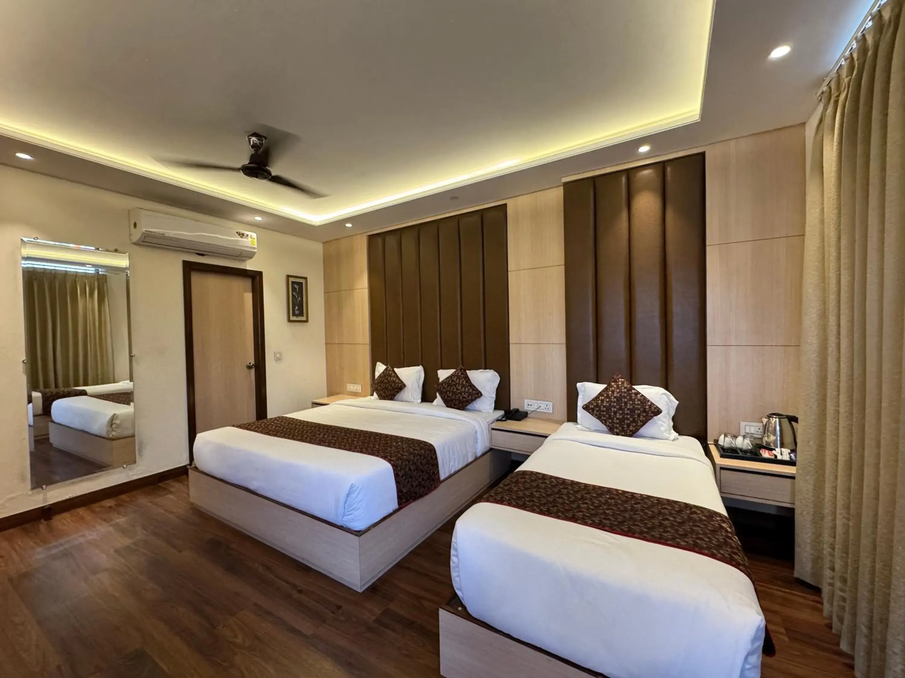 Bed in Hotel Exotic - 5 min walk from Golden Temple Bed in Hotel Exotic - 5 min walk from Golden Temple