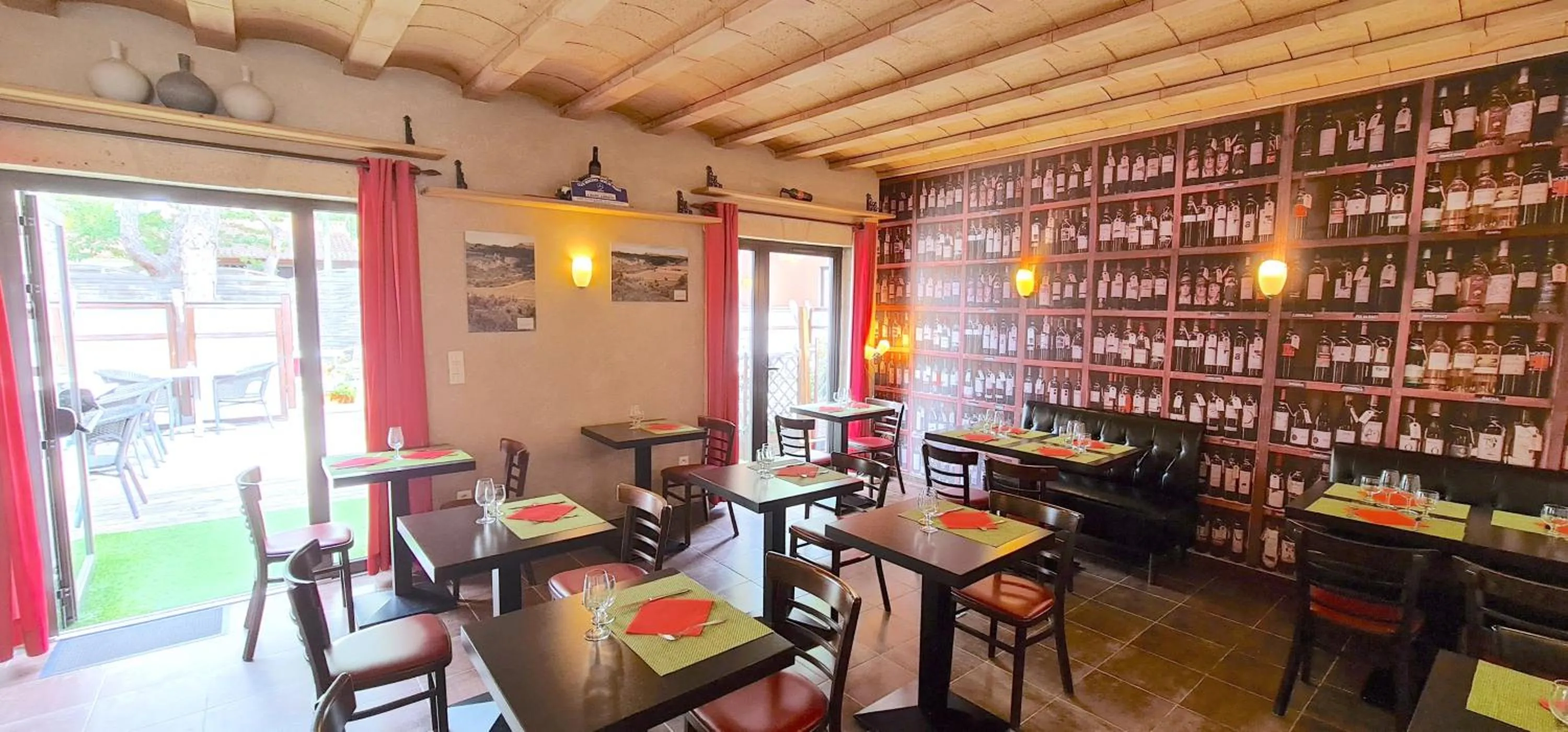 Restaurant/places to eat in Hotel du Mas
