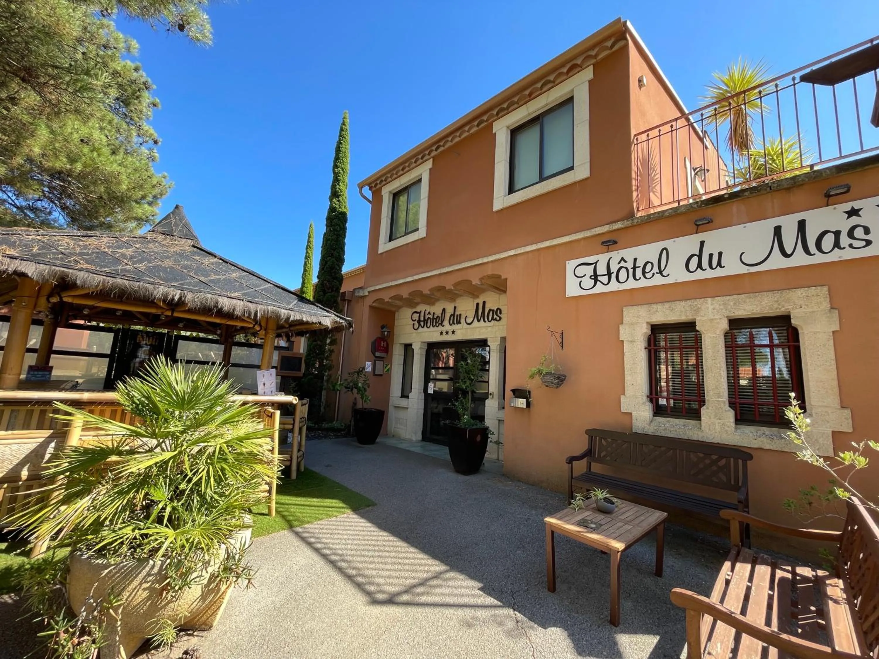 Property building in Hotel du Mas