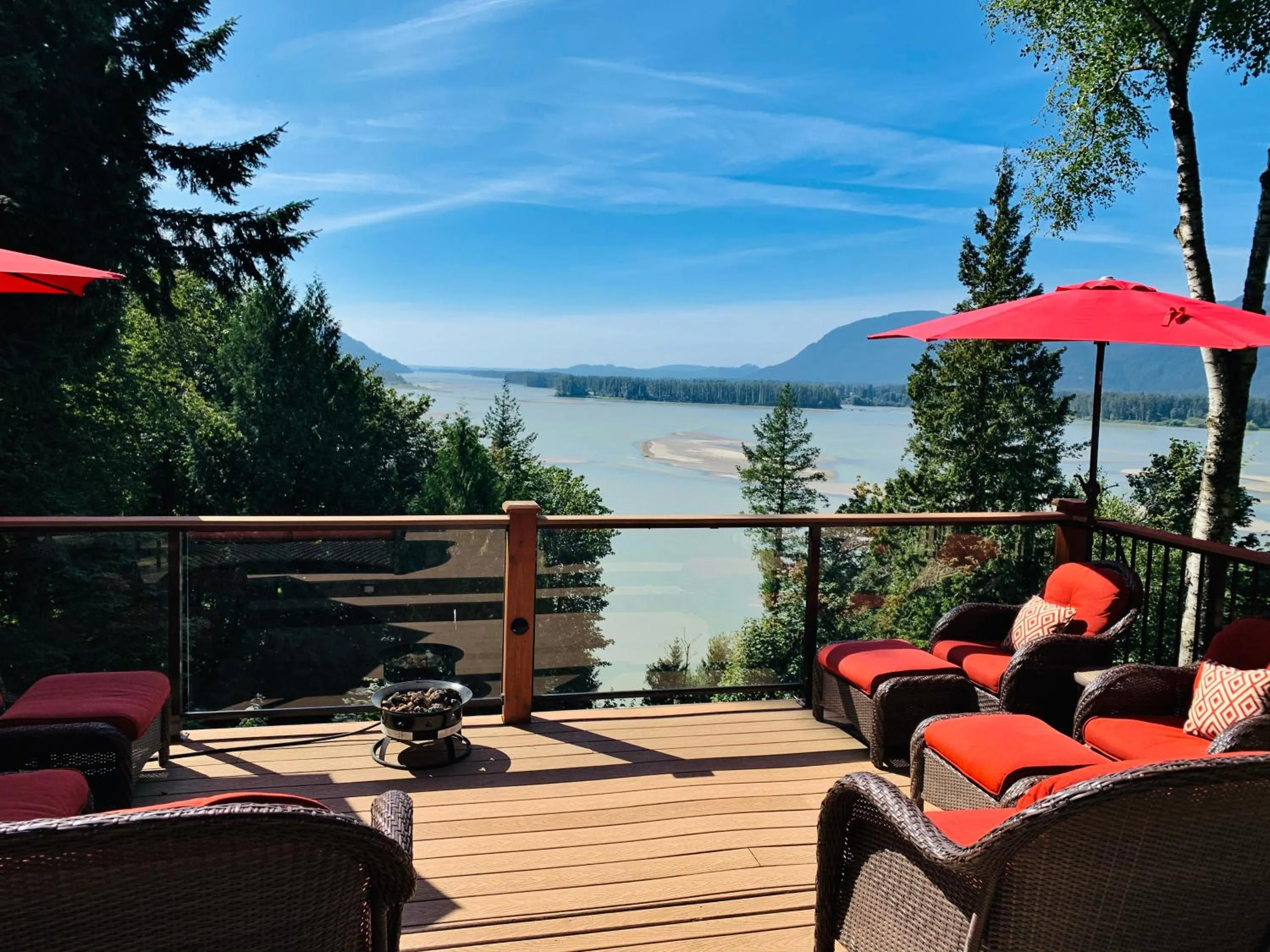 Balcony/Terrace in The Fraser River's Edge B&B Lodge