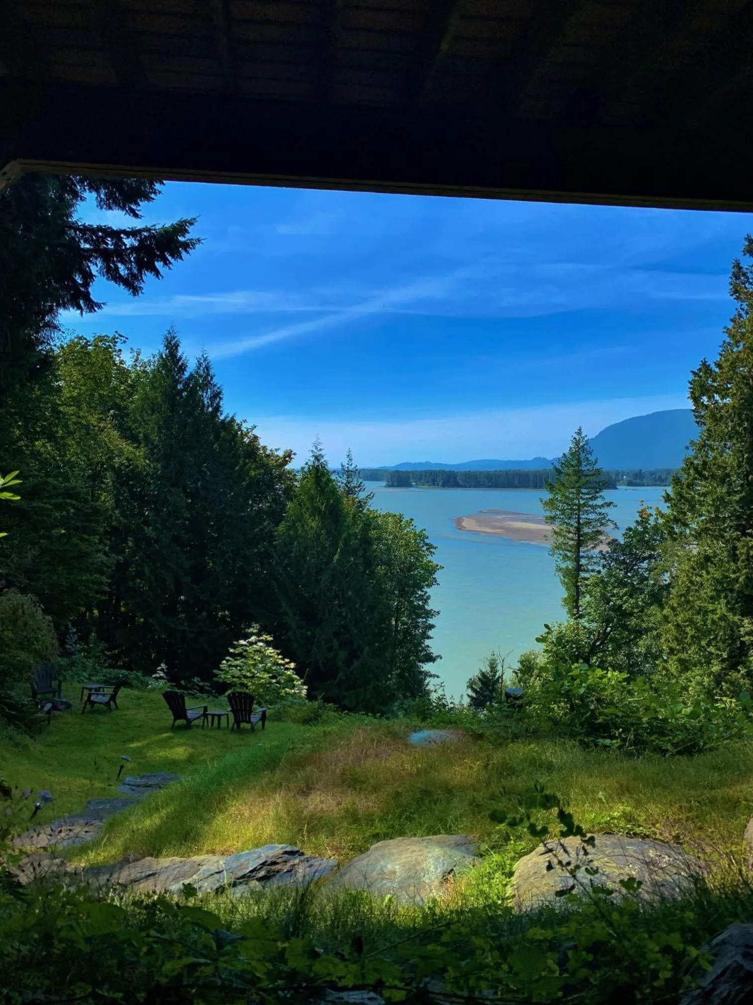 Garden in The Fraser River's Edge B&B Lodge