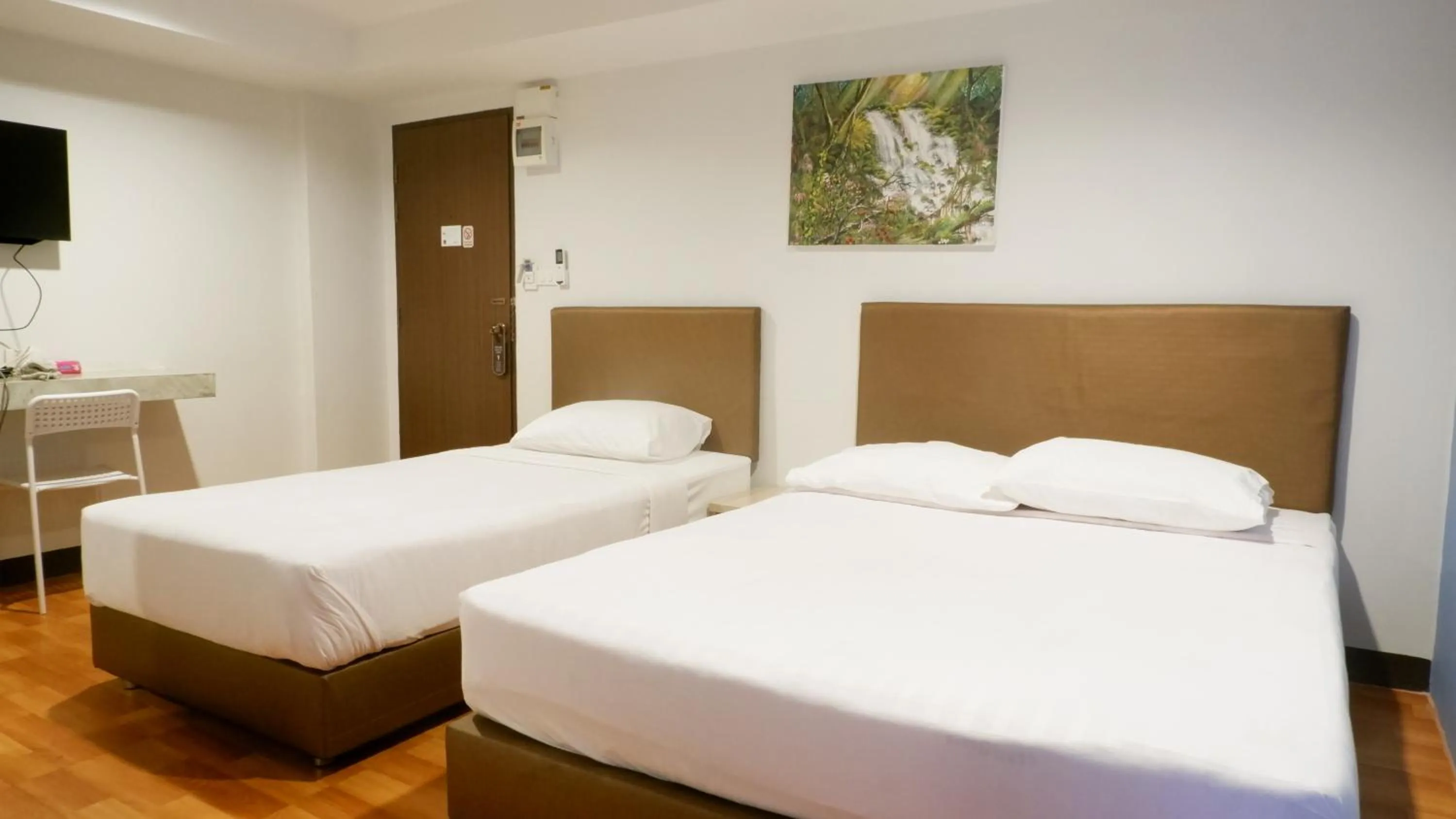 Bedroom, Bed in Airport A1 Hotel