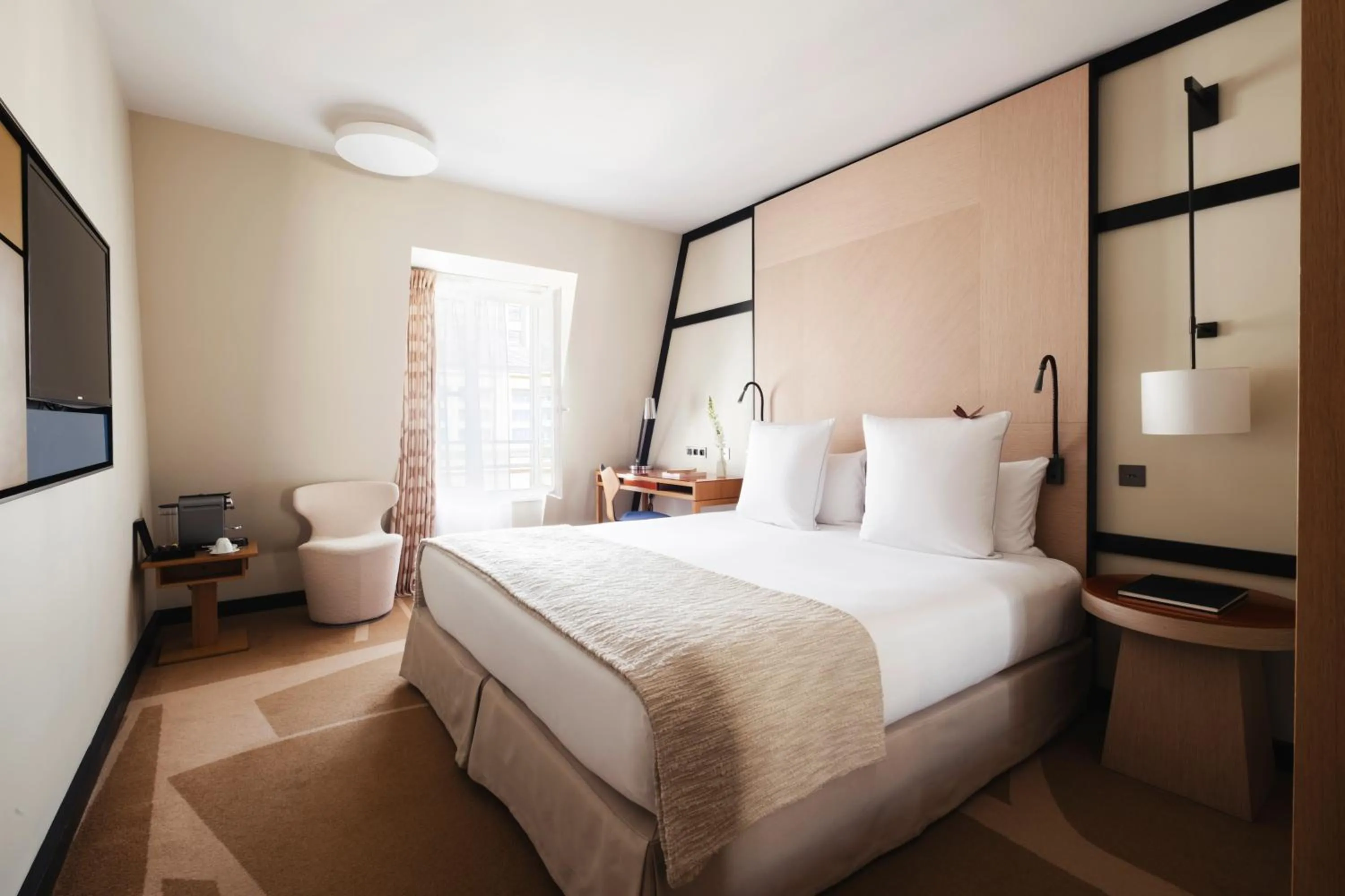 Bedroom, Bed in Hôtel Bel Ami