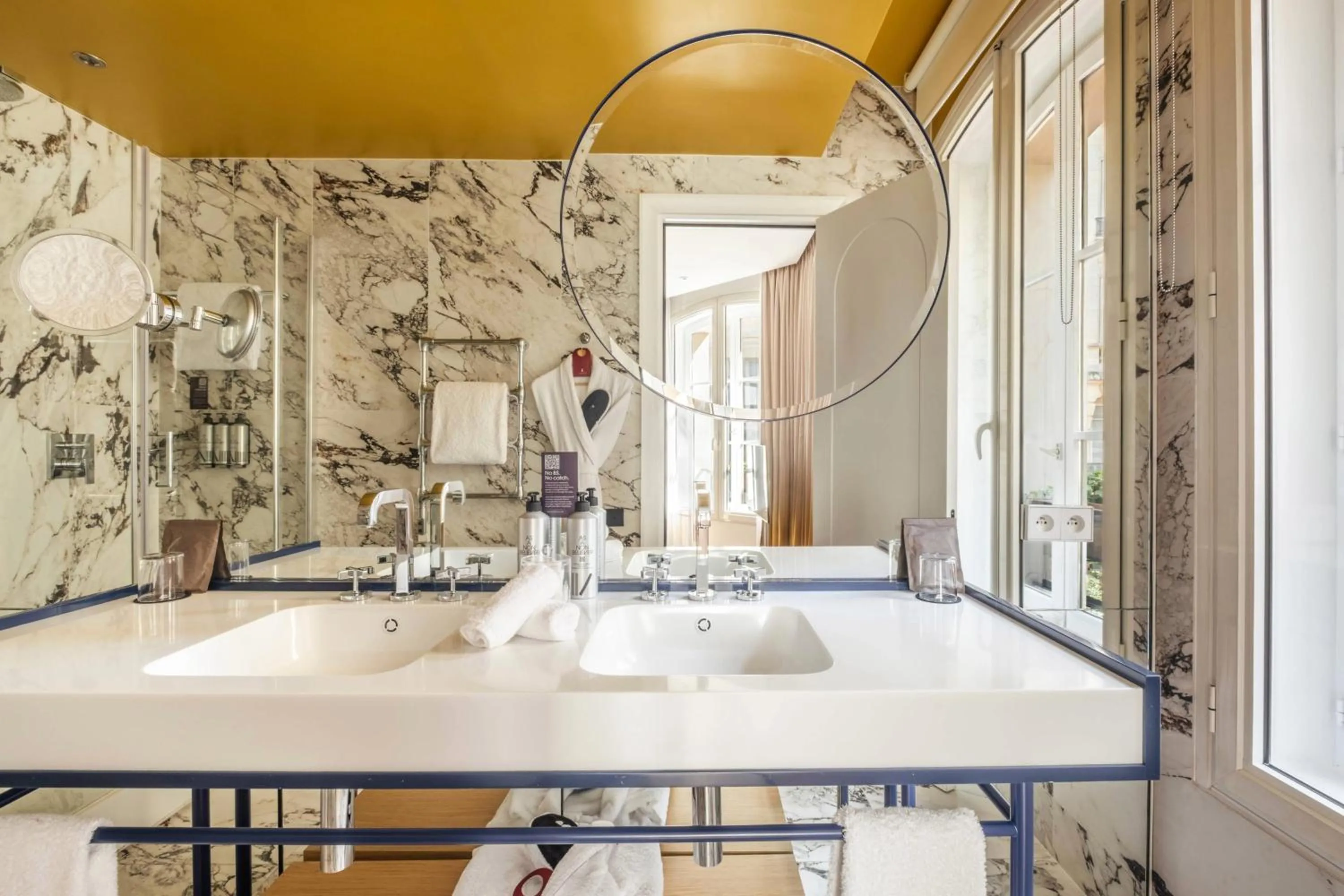 Bathroom in Hôtel Bel Ami