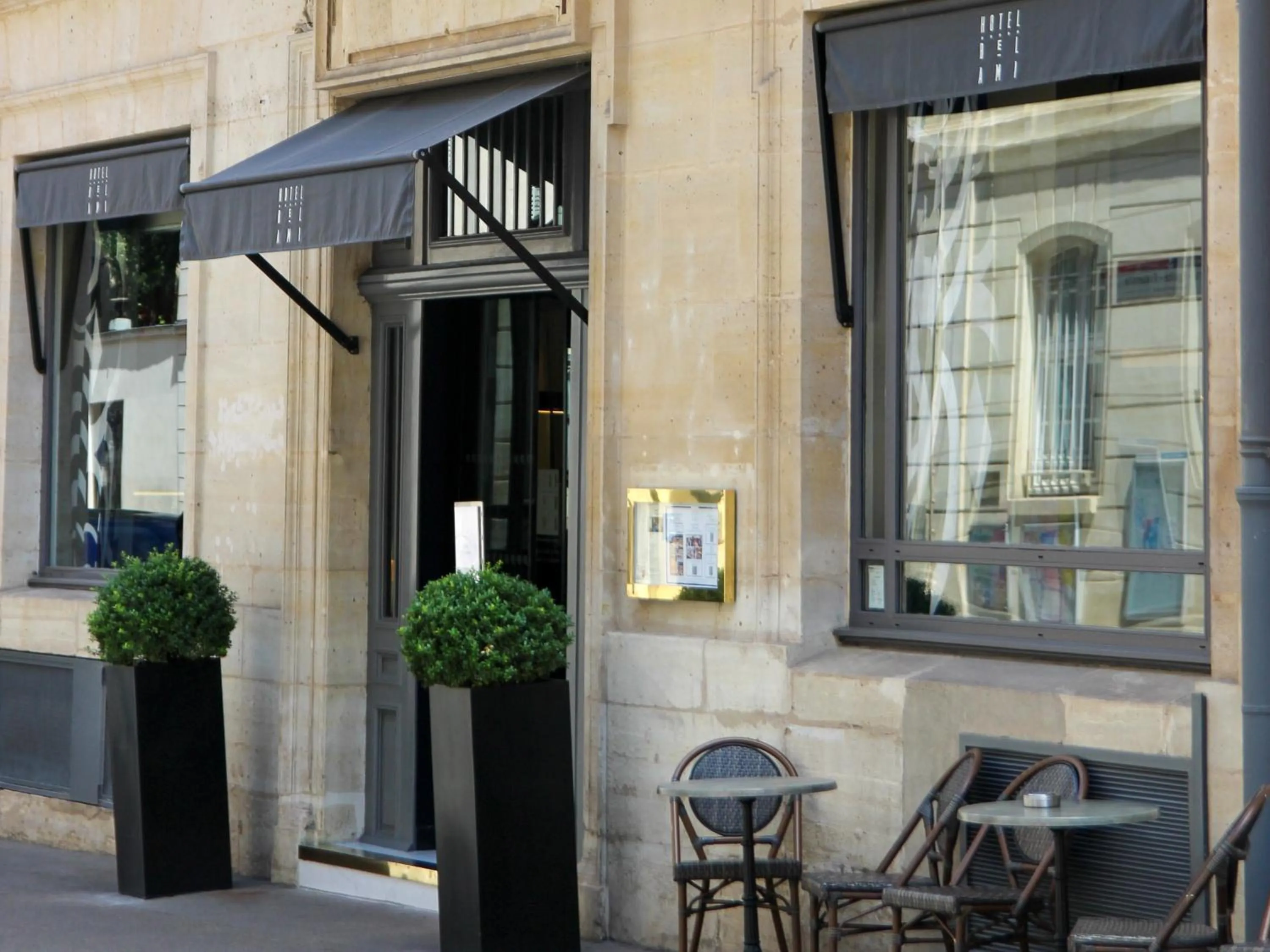 Facade/entrance in Hôtel Bel Ami