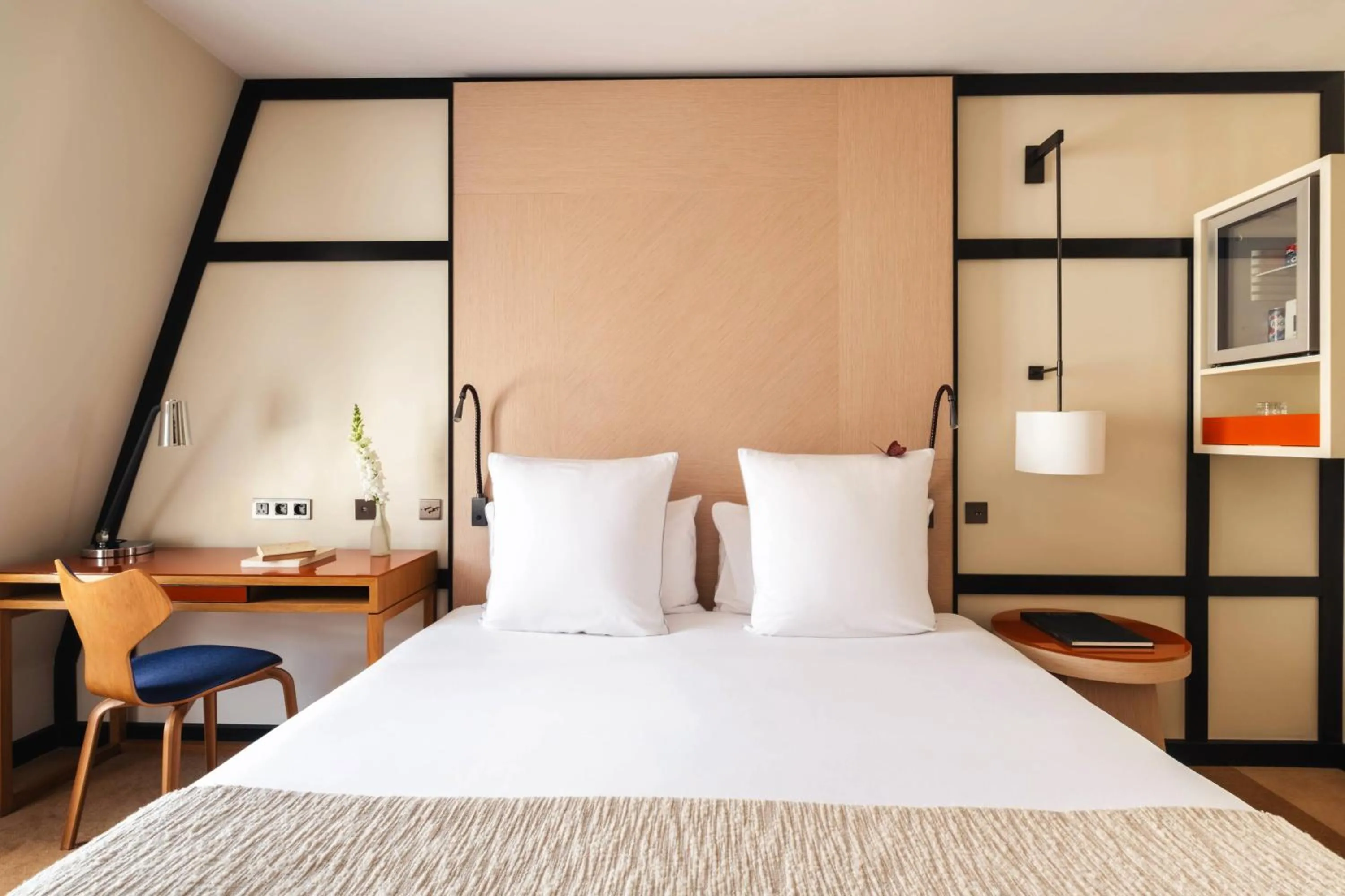 Bedroom, Bed in Hôtel Bel Ami