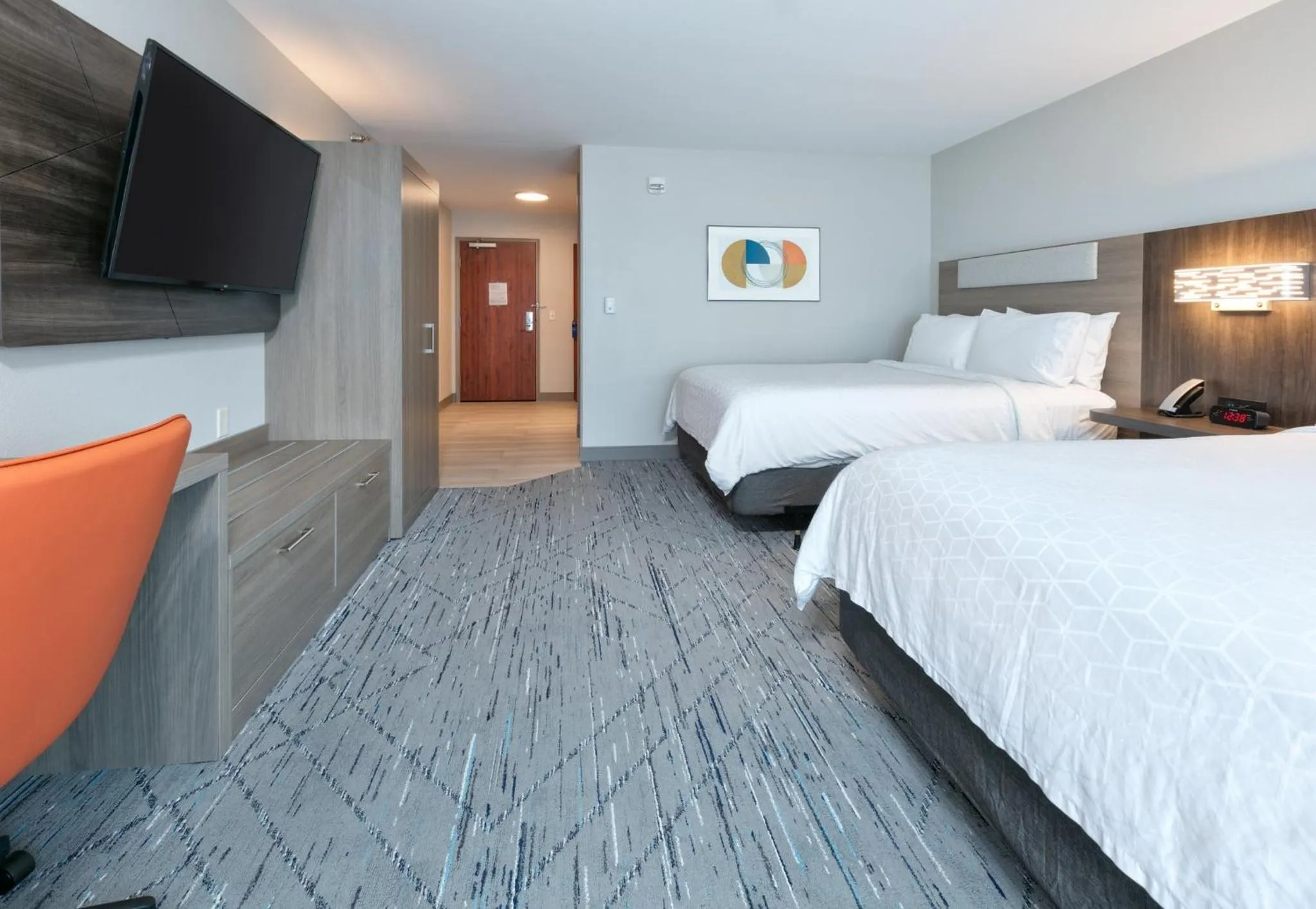 Photo of the whole room, Bed in Holiday Inn Express Hotel & Suites Shakopee by IHG