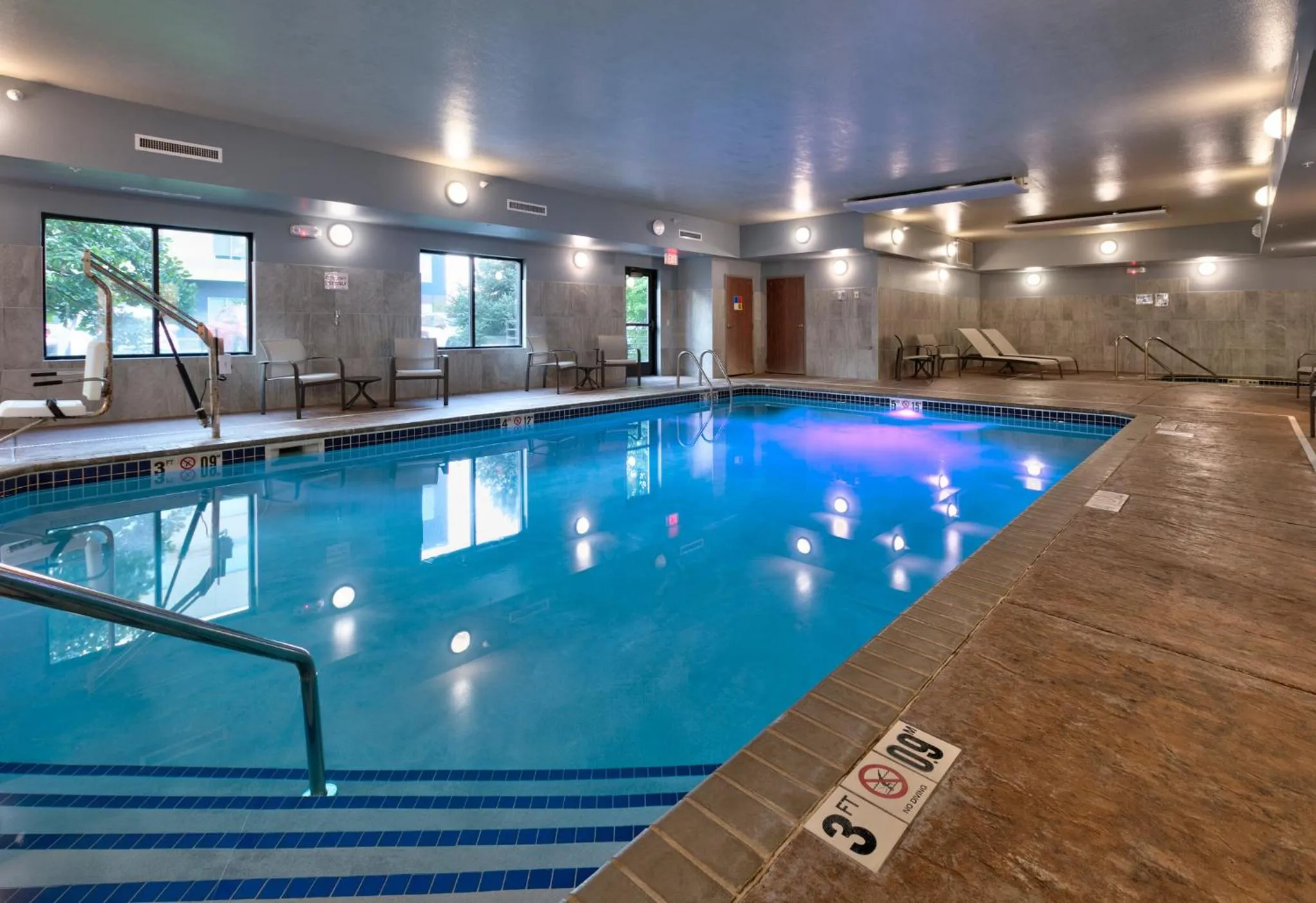 Swimming pool in Holiday Inn Express Hotel & Suites Shakopee by IHG