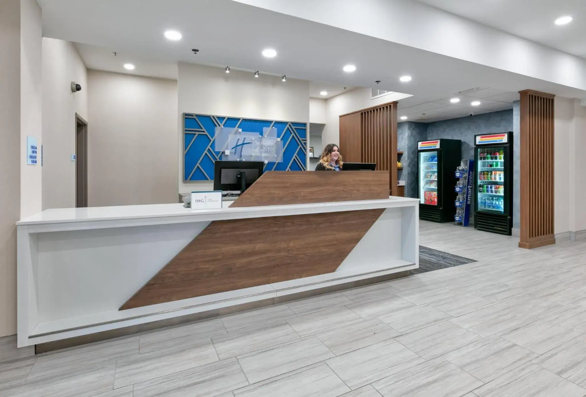 Property building in Holiday Inn Express Hotel & Suites Shakopee by IHG Property building in Holiday Inn Express Hotel & Suites Shakopee by IHG