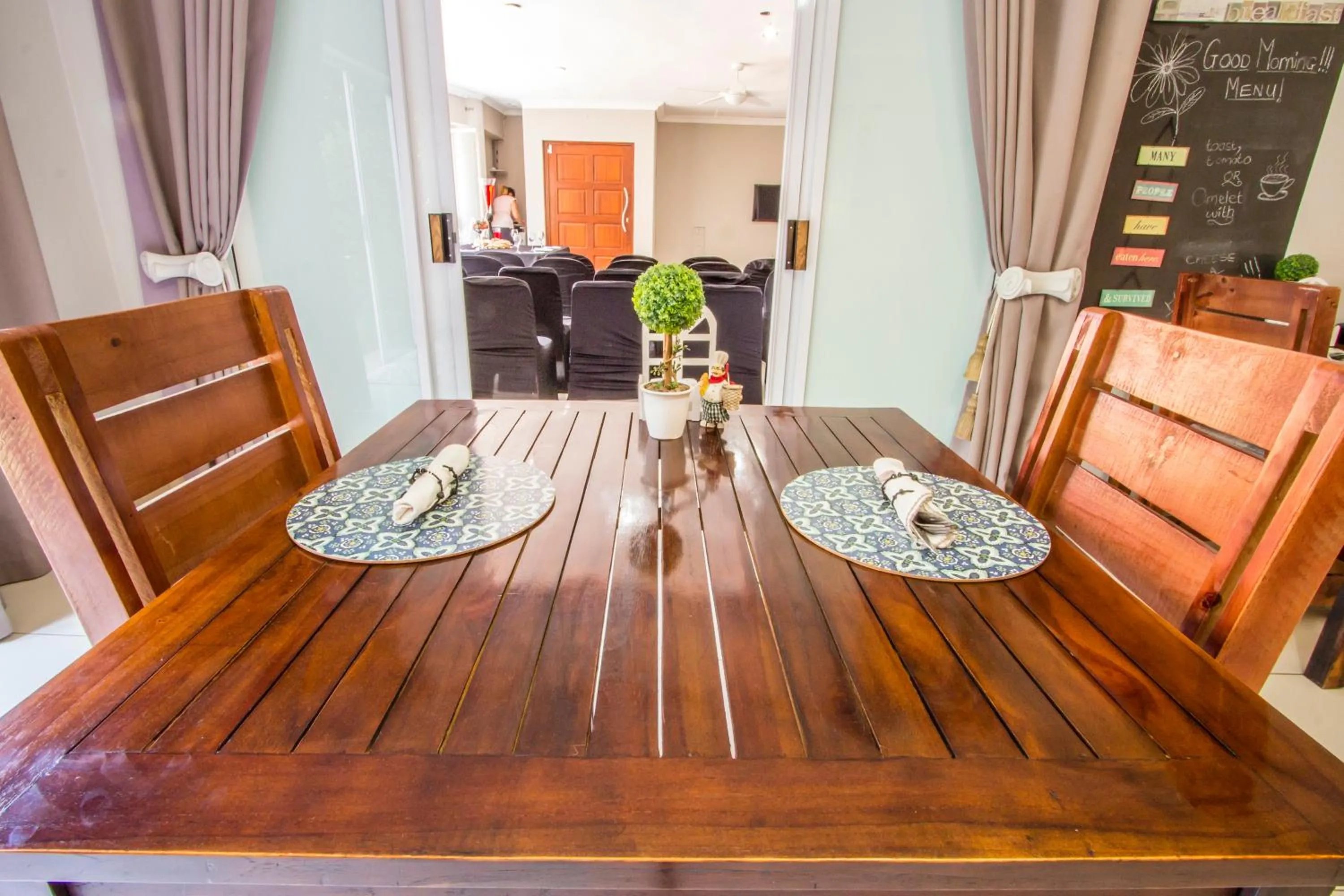 Coffee/tea facilities in New Bali Guesthouse