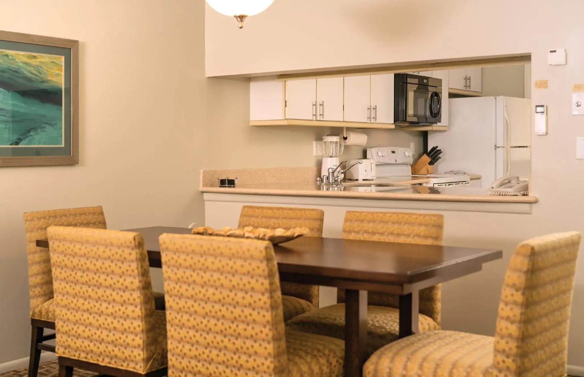 Food and drinks in Paniolo Greens Resort Food and drinks in Paniolo Greens Resort