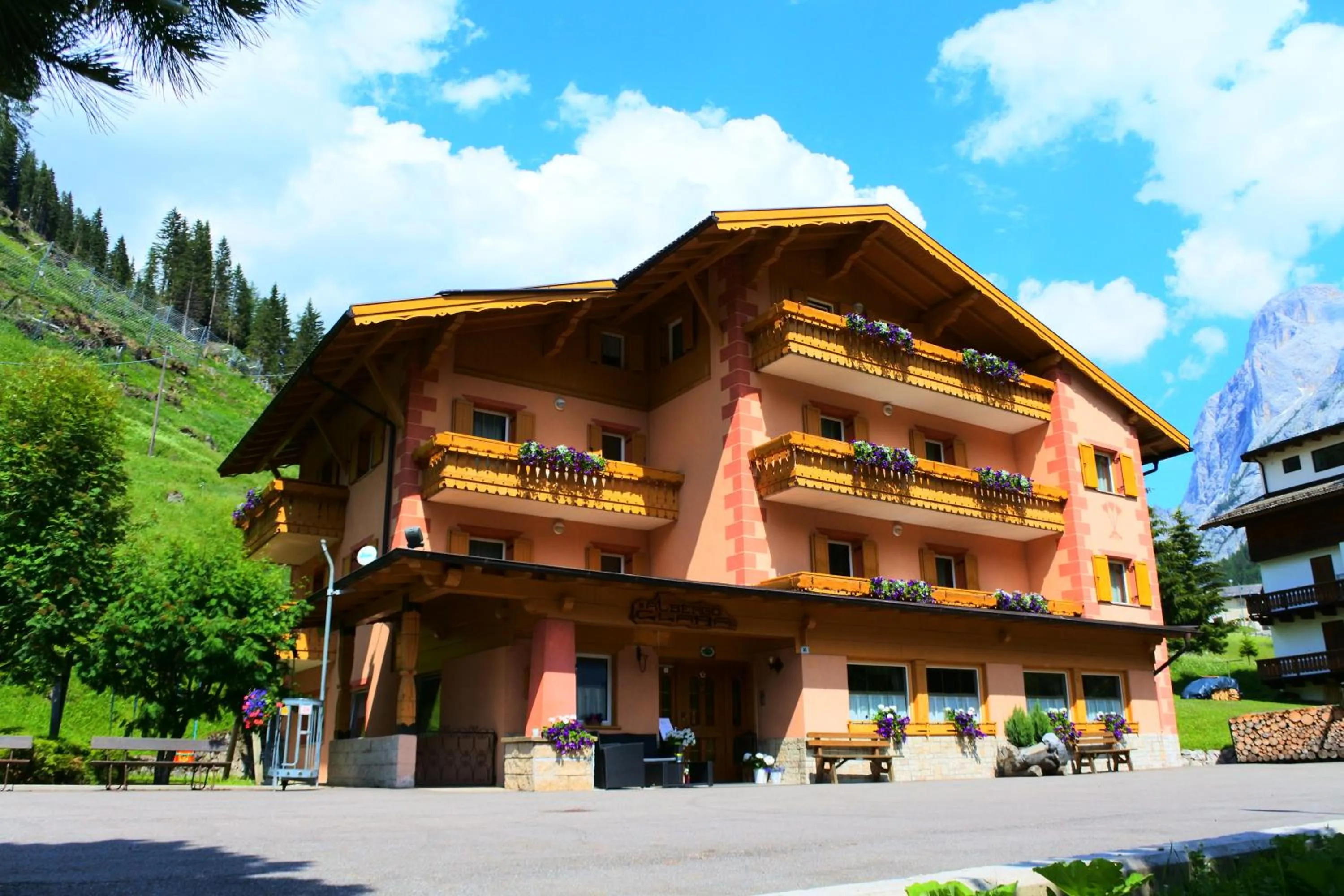 Property building in Villa Clara