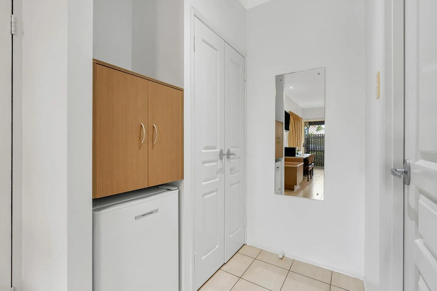 Coffee/tea facilities in Midlander Motor Inn