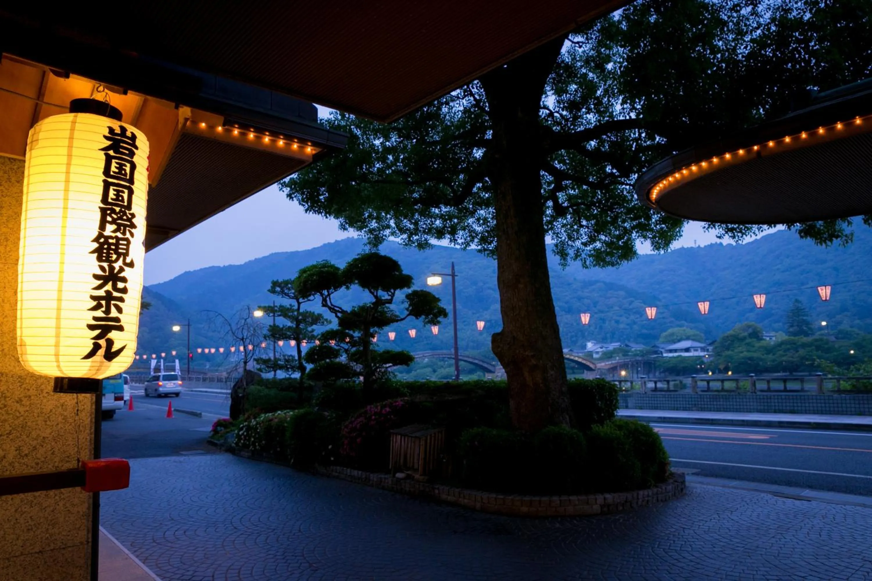 Facade/entrance in Iwakuni Kokusai Kanko Hotel