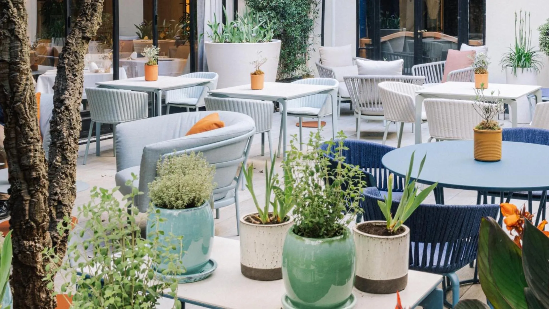 Patio in Hôtel Lancaster Paris Champs-Elysées