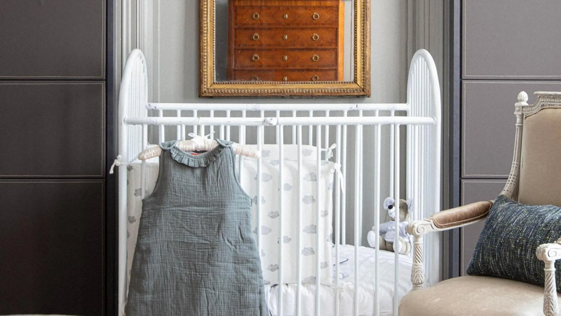 Bedroom, Bed in Hôtel Lancaster Paris Champs-Elysées