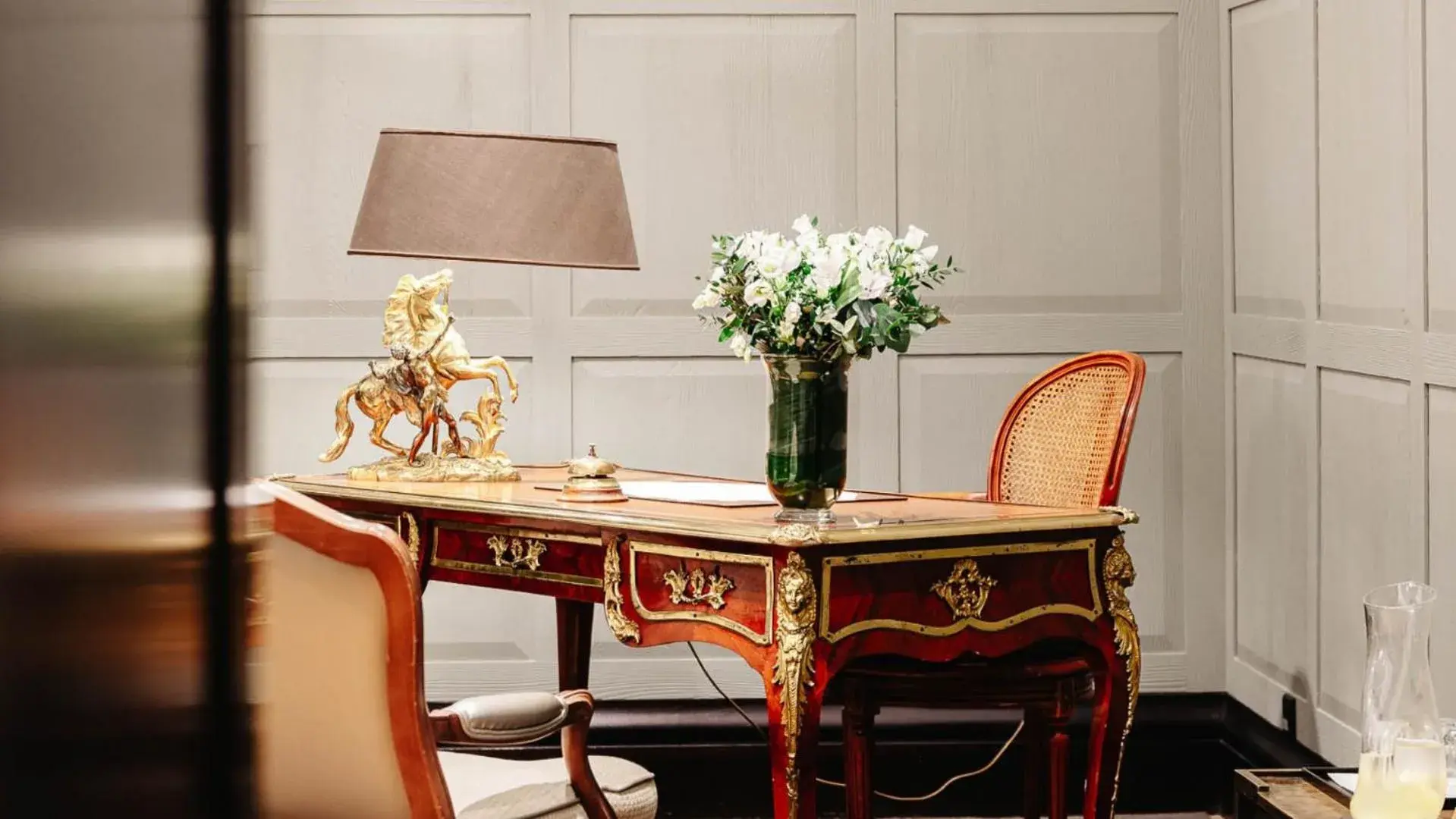 Lobby or reception in Hôtel Lancaster Paris Champs-Elysées Lobby or reception in Hôtel Lancaster Paris Champs-Elysées