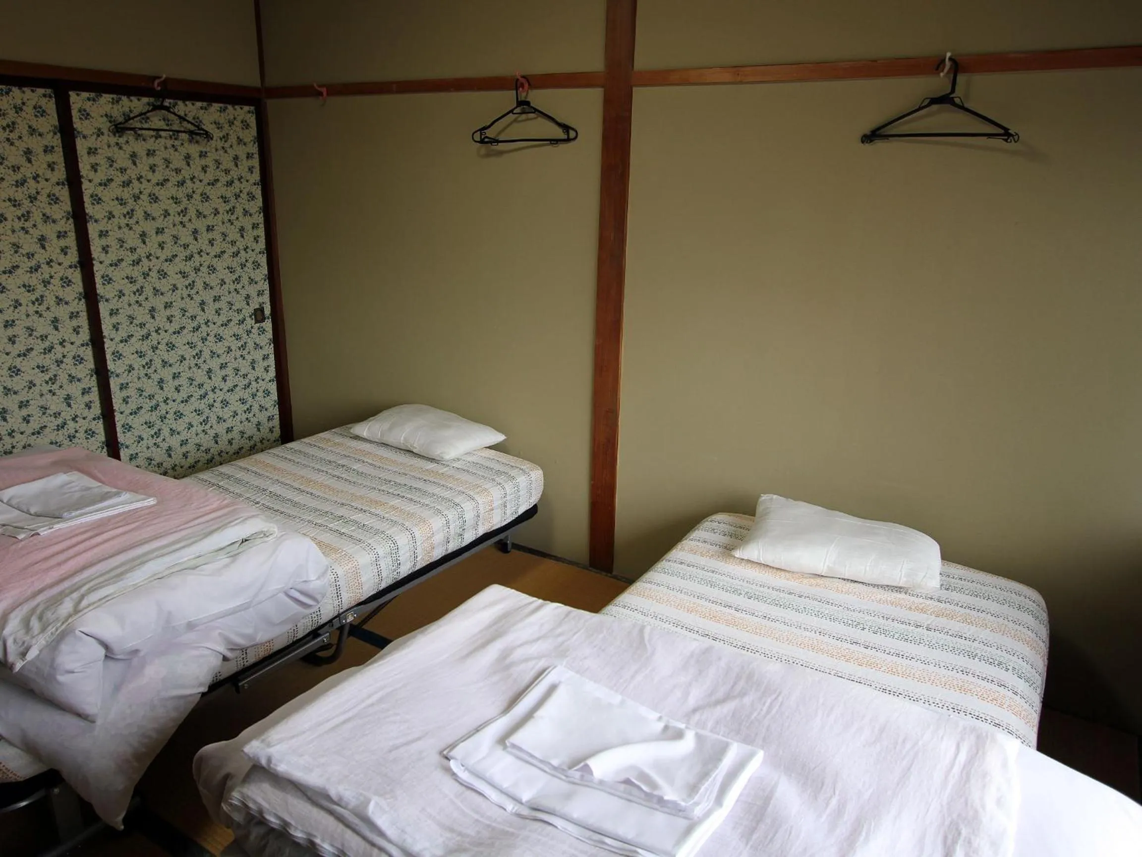 Photo of the whole room, Bed in Towadako Backpackers