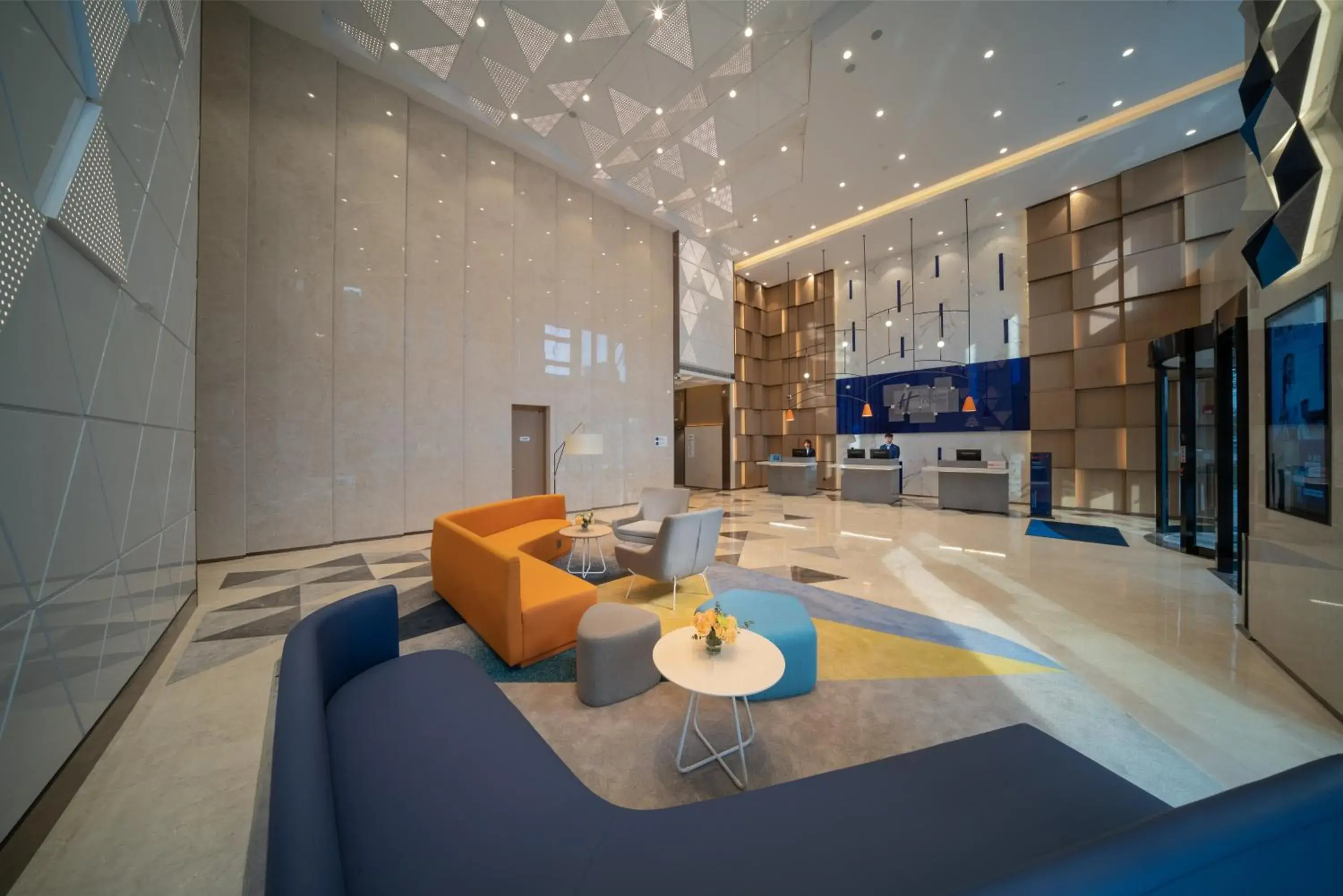 Property building in Holiday Inn Express Shanghai Huijin by IHG Property building in Holiday Inn Express Shanghai Huijin by IHG