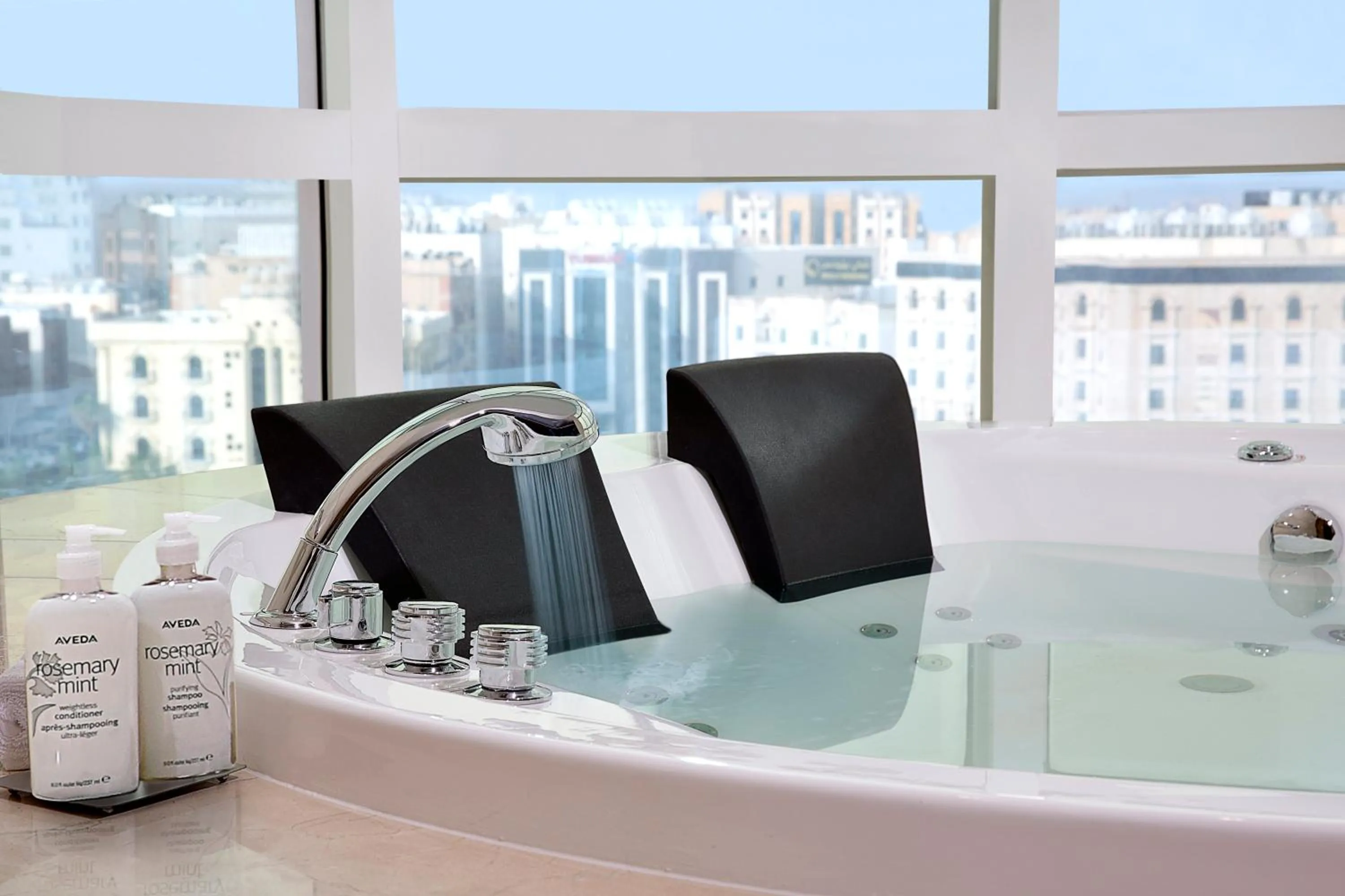 Photo of the whole room in voco Al Khobar by IHG