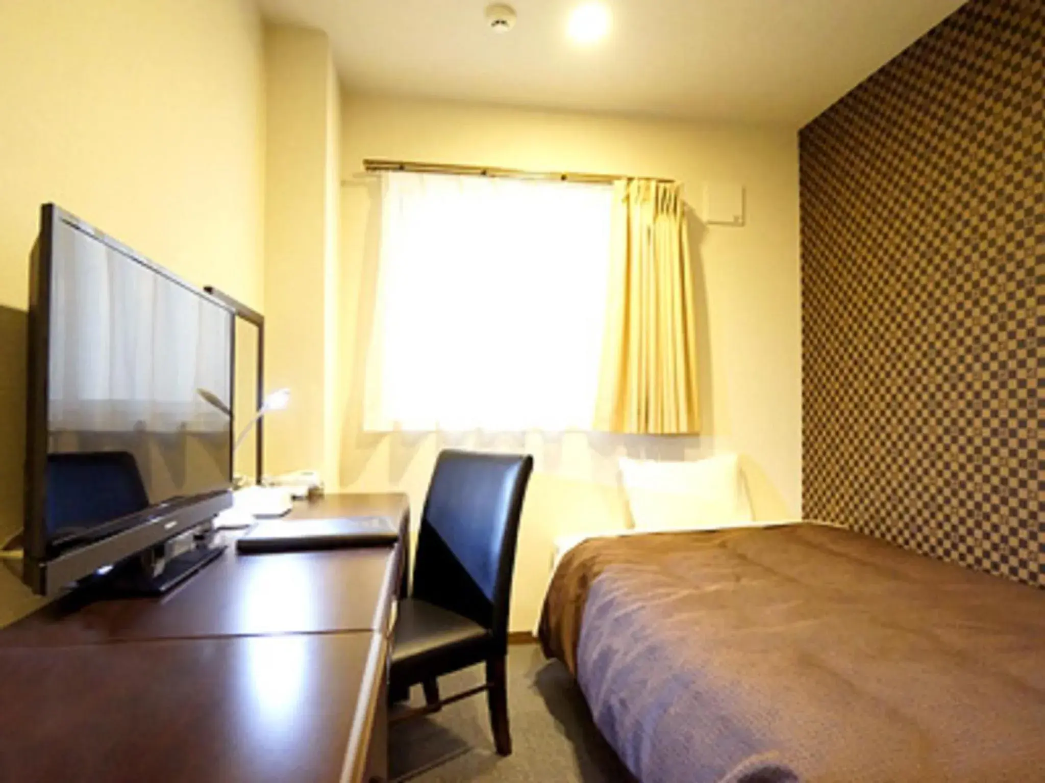 Photo of the whole room, Bed in HOTEL LiVEMAX Himeji Ekimae Photo of the whole room, Bed in HOTEL LiVEMAX Himeji Ekimae