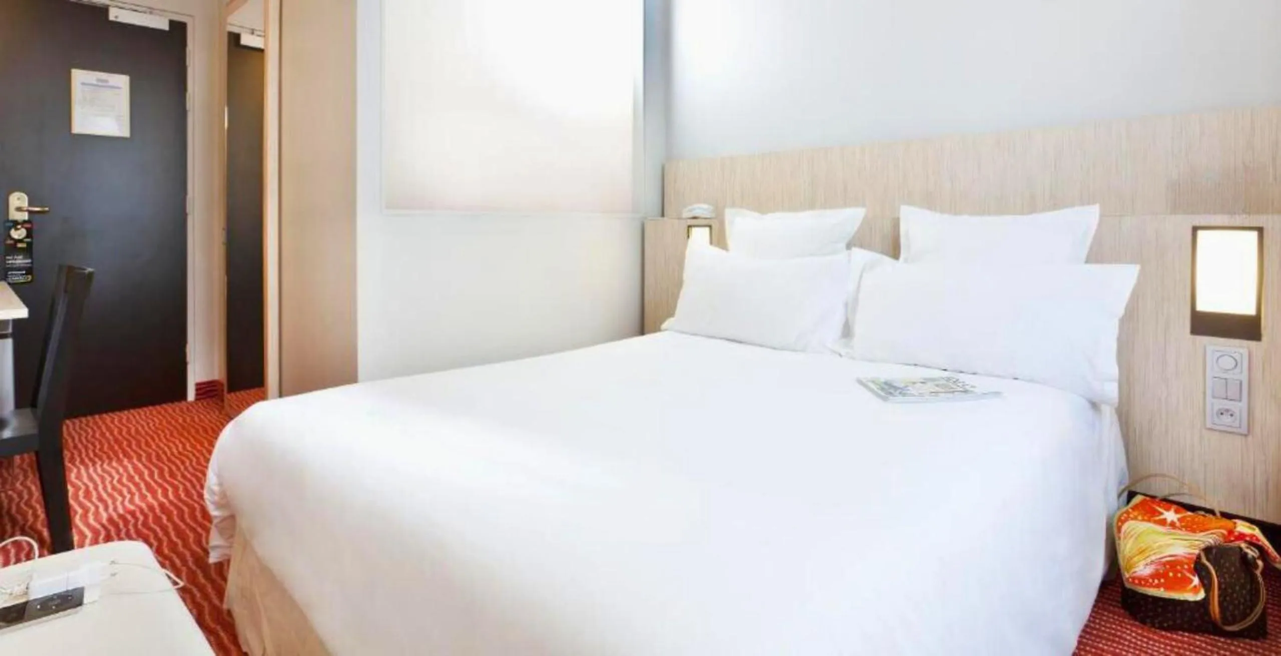 Bed in Libertel Gare de L'Est Francais