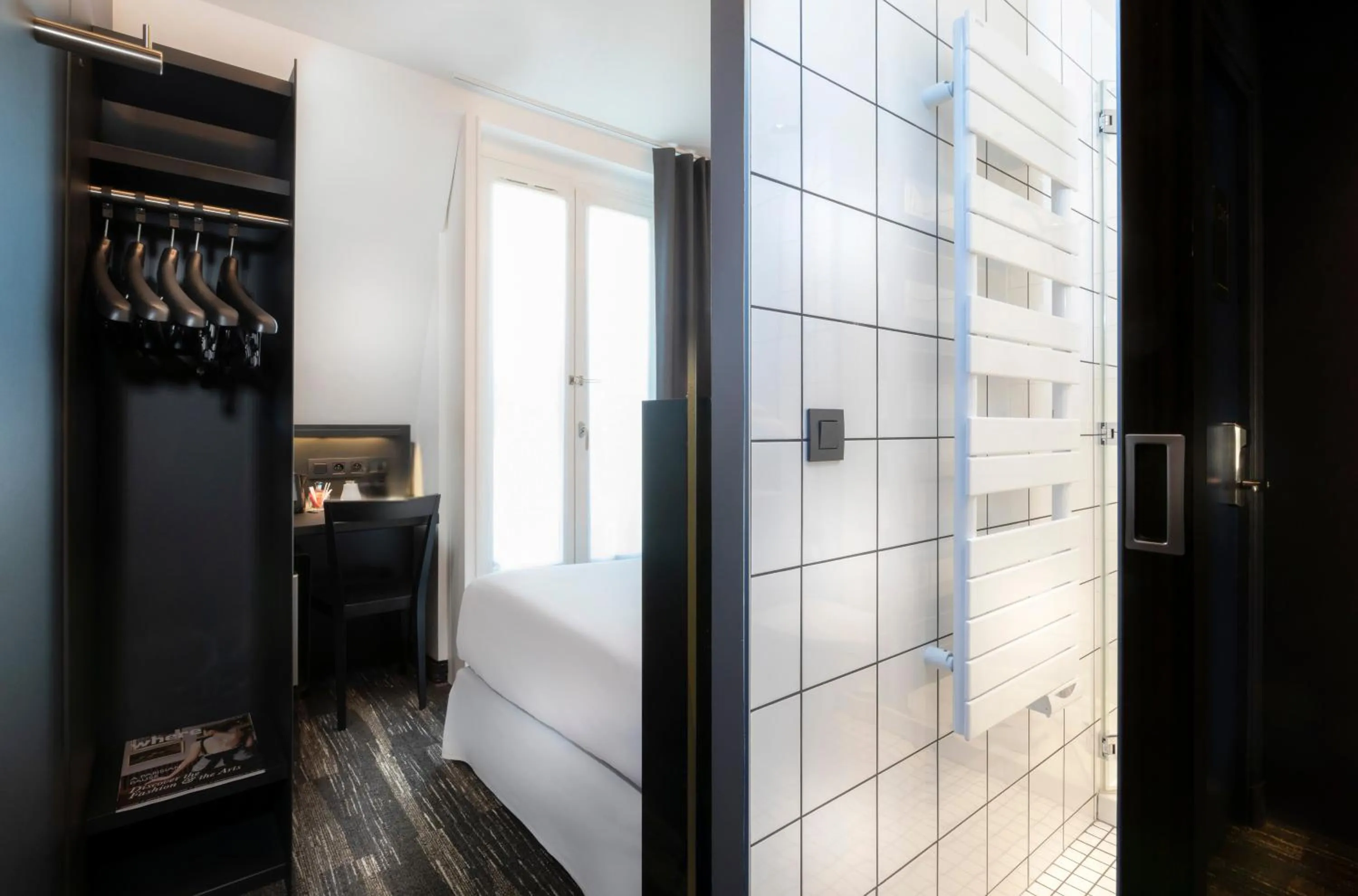 Bathroom in Libertel Gare de L'Est Francais