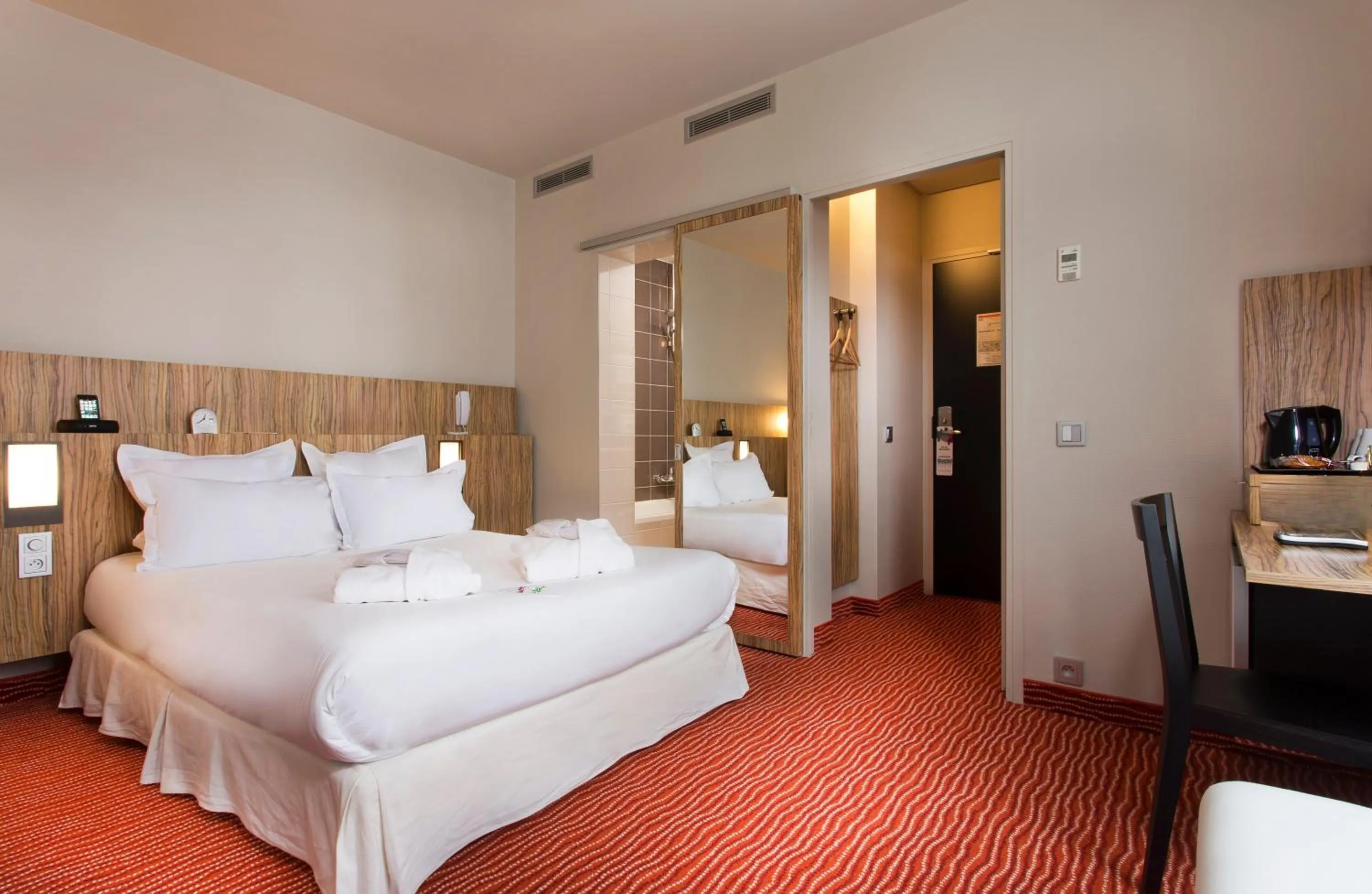 Bed in Libertel Gare de L'Est Francais