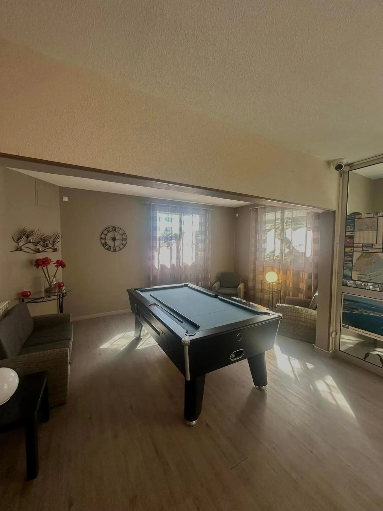 Billiard in Hôtel Point Bleu