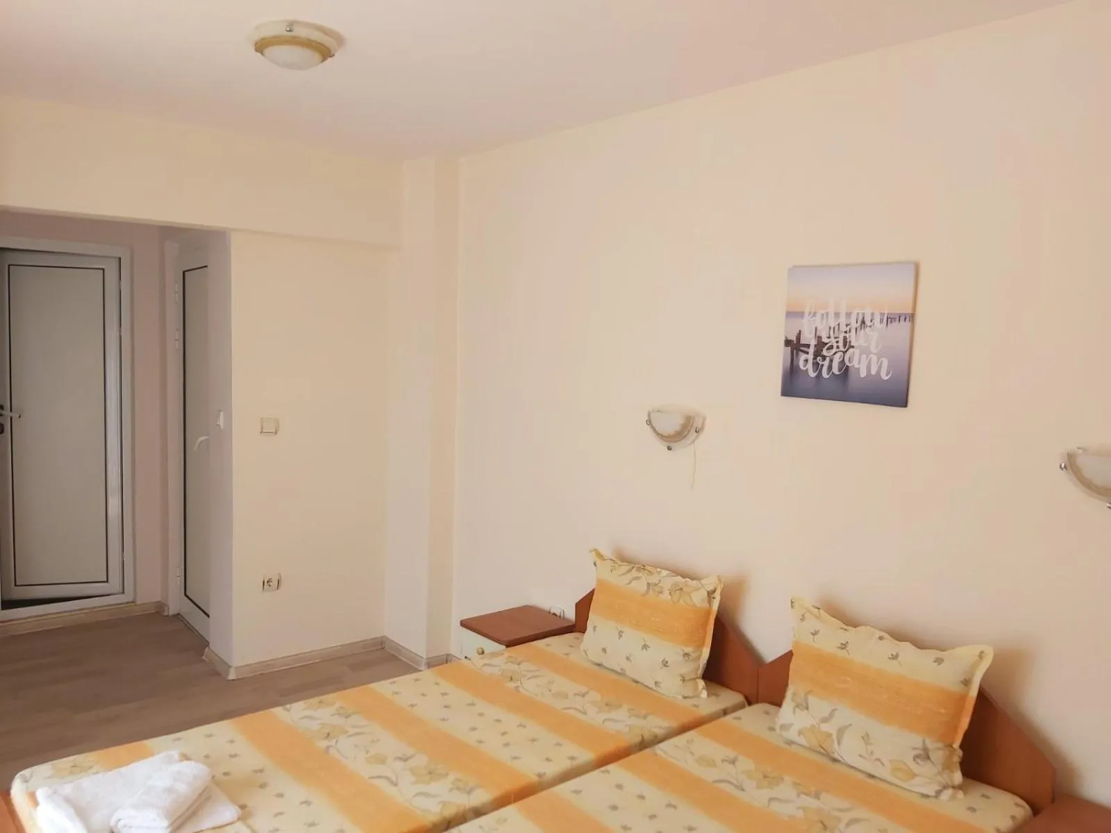 Photo of the whole room, Bed in Guesthouse Iceberg