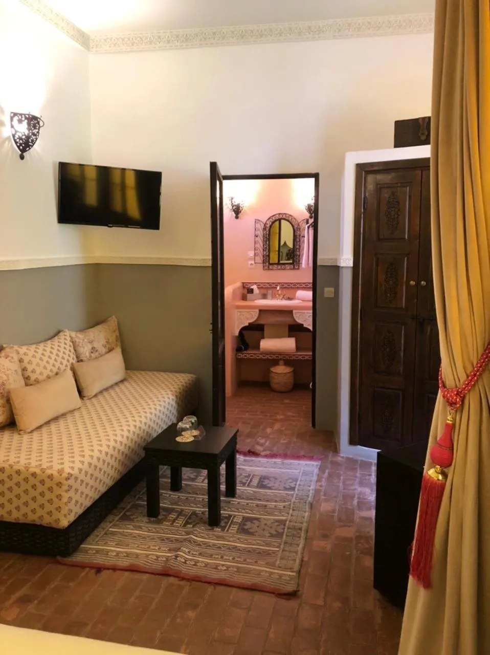 Bed in Riad Hart Essoura